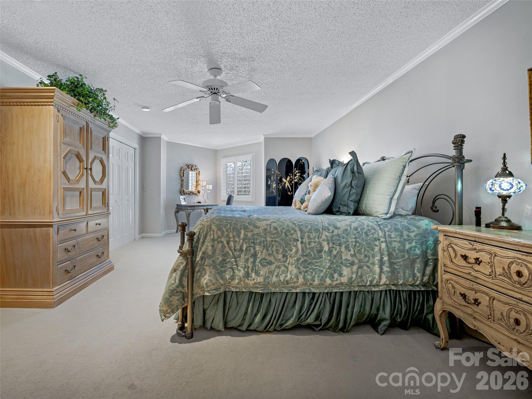 132 Overlook Drive — Flat Rock