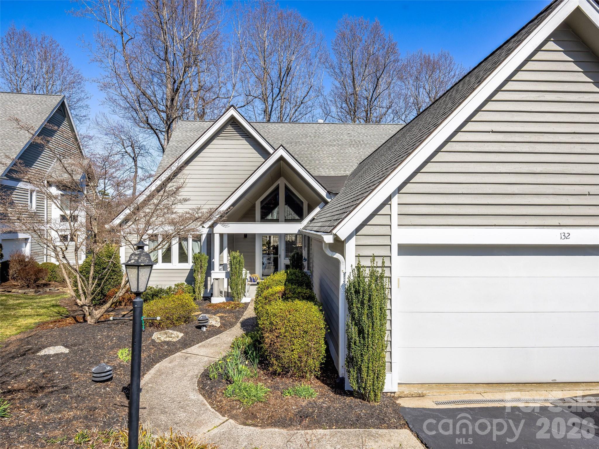 132 Overlook Drive — Flat Rock