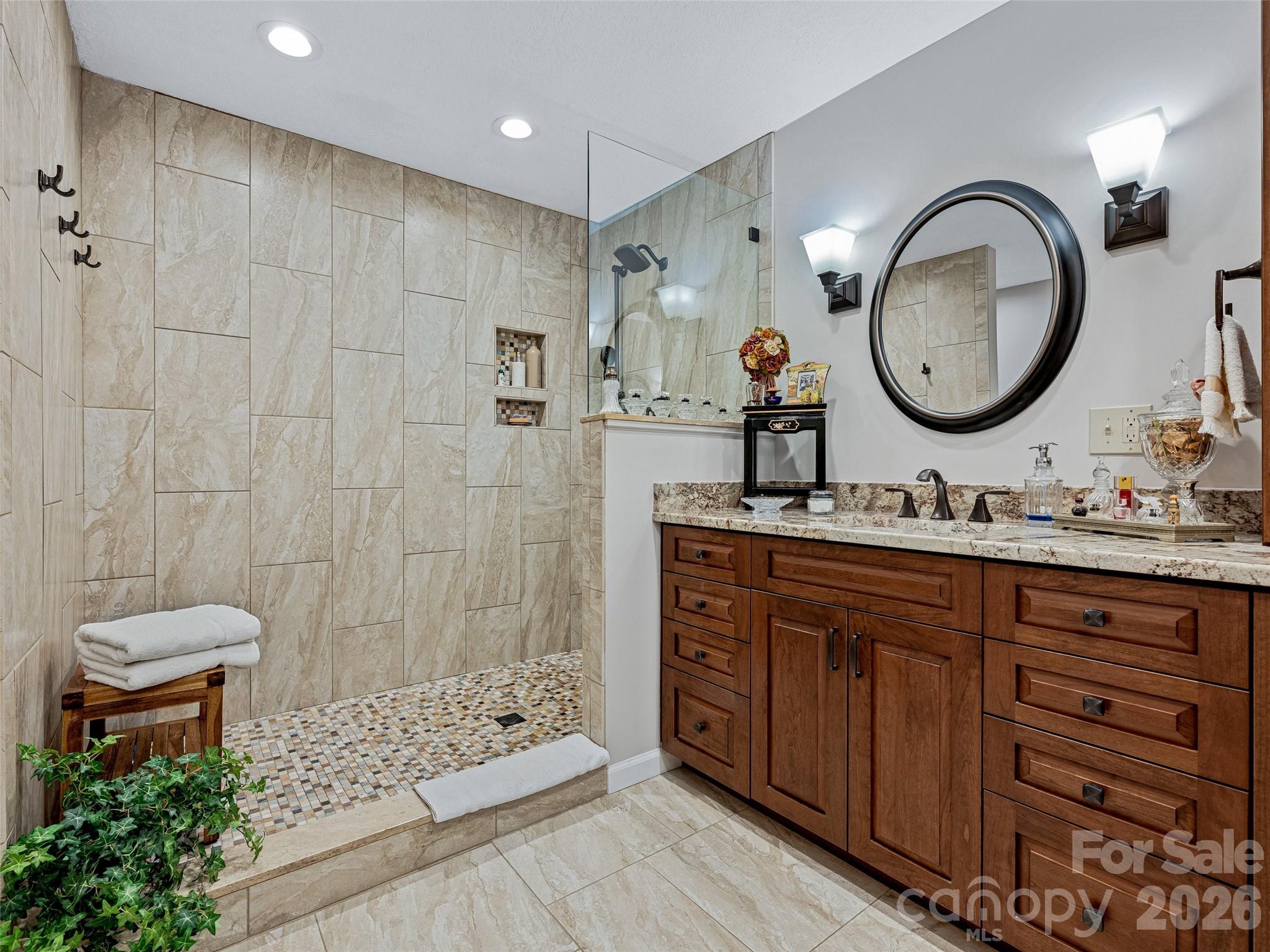 132 Overlook Drive — Flat Rock