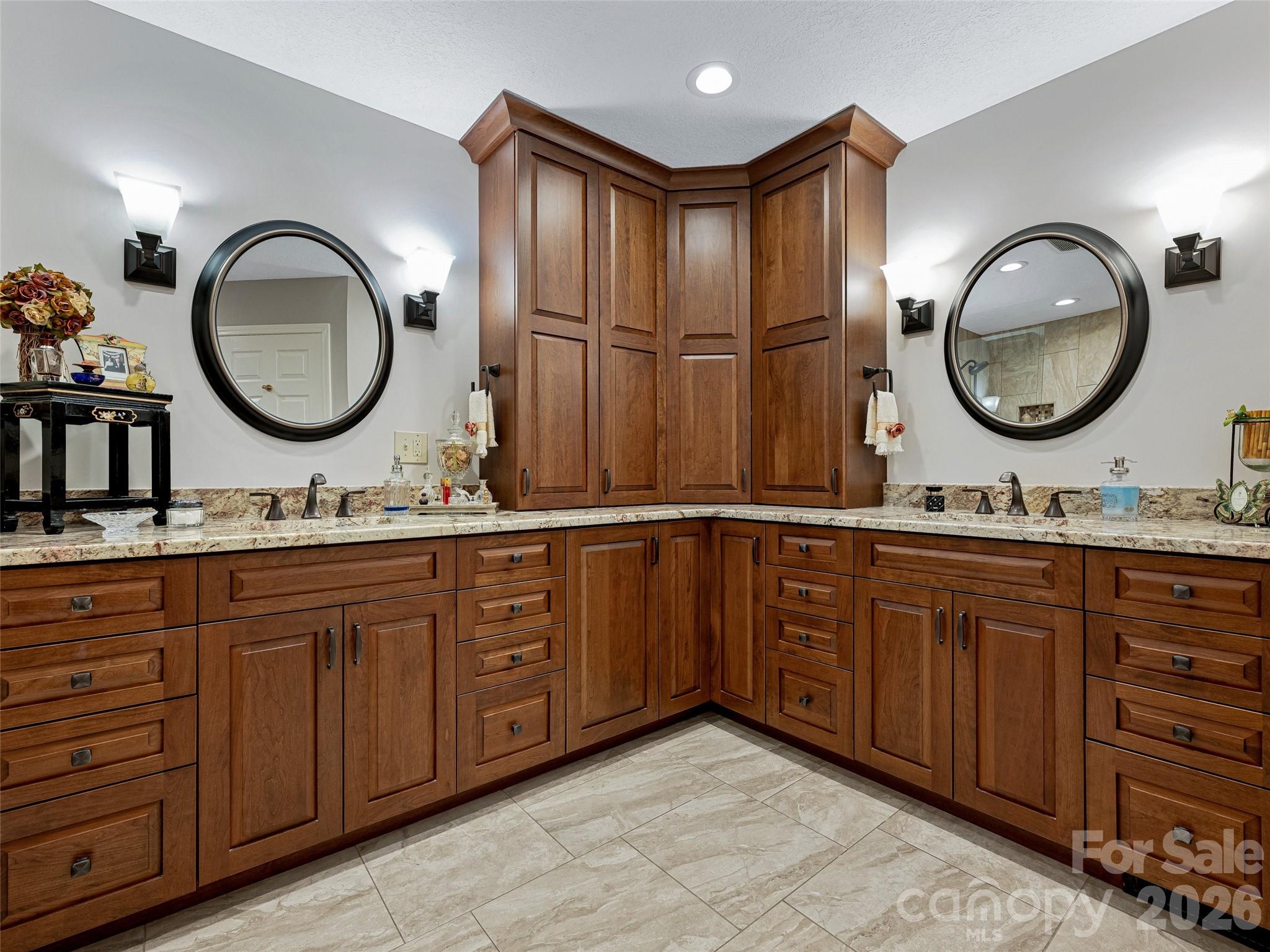 132 Overlook Drive — Flat Rock