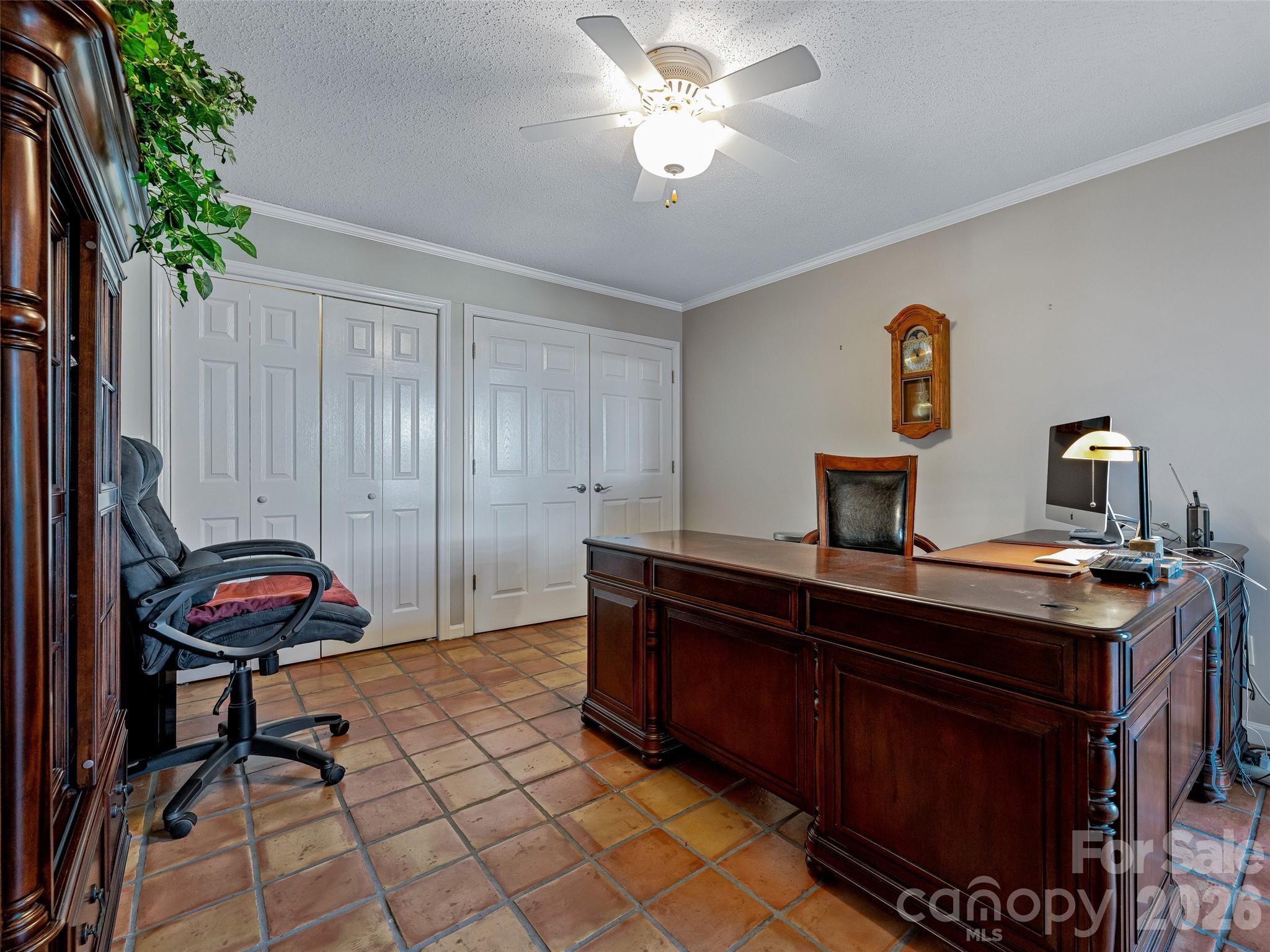 132 Overlook Drive — Flat Rock