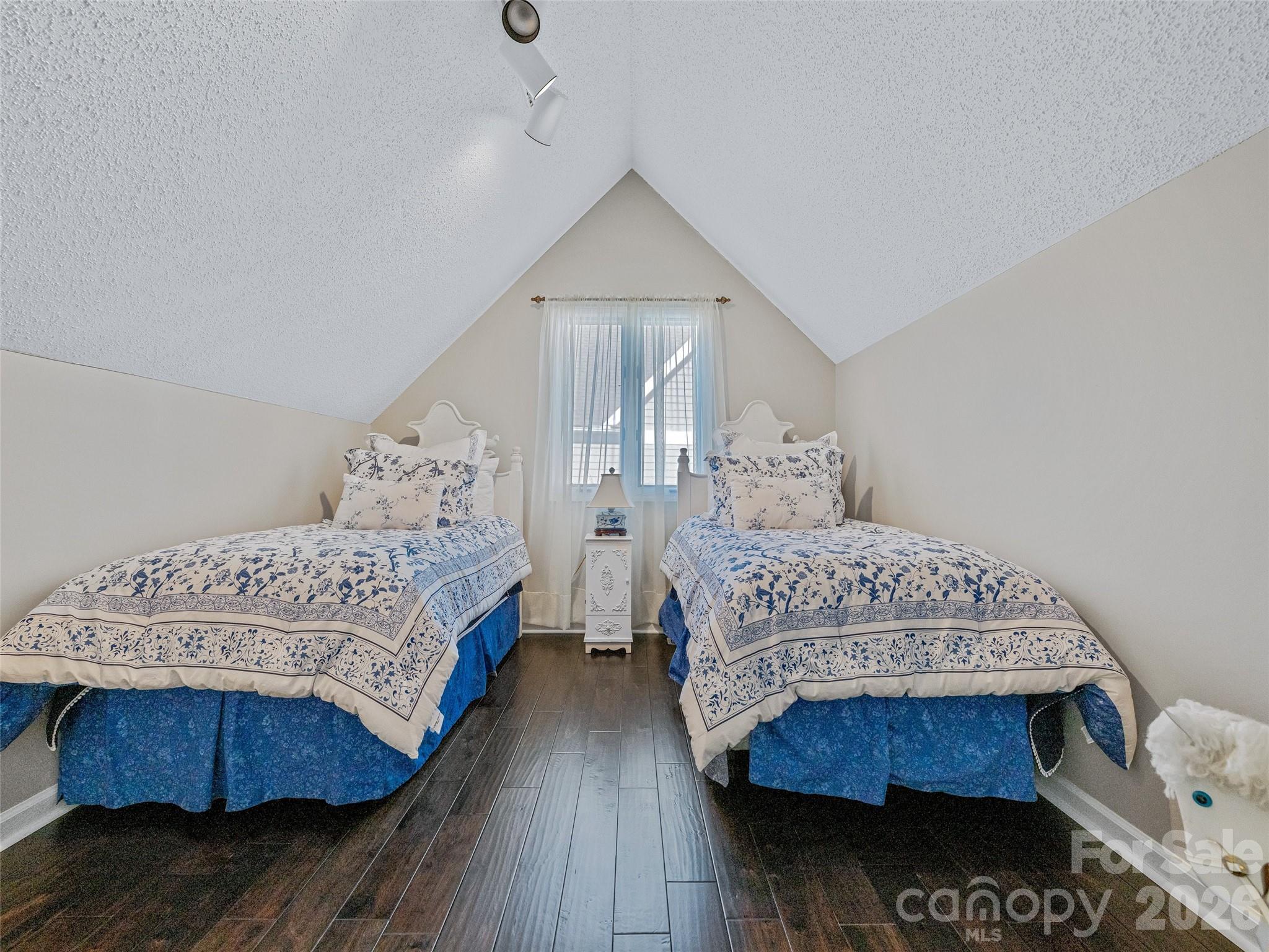 132 Overlook Drive — Flat Rock