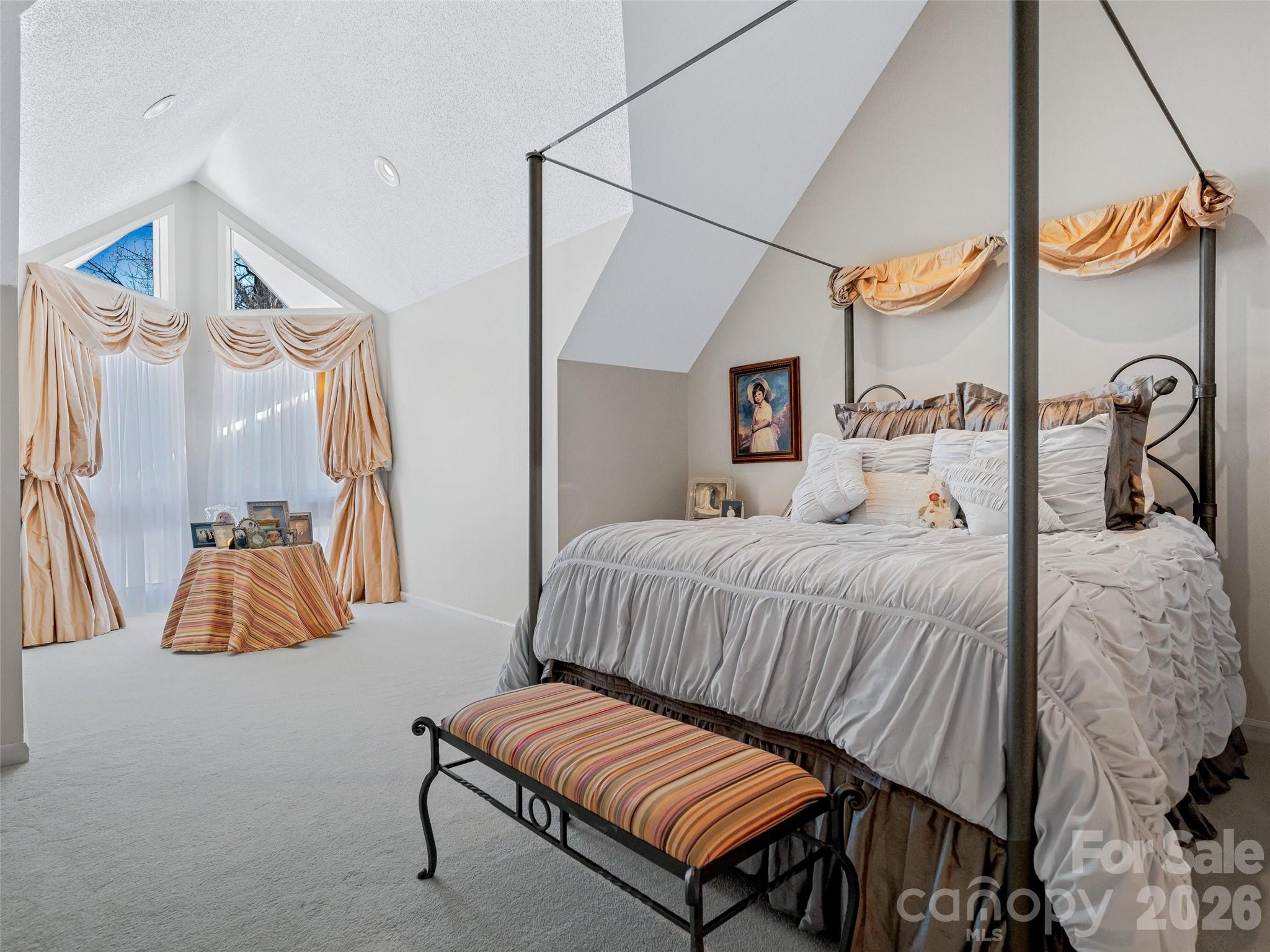 132 Overlook Drive — Flat Rock