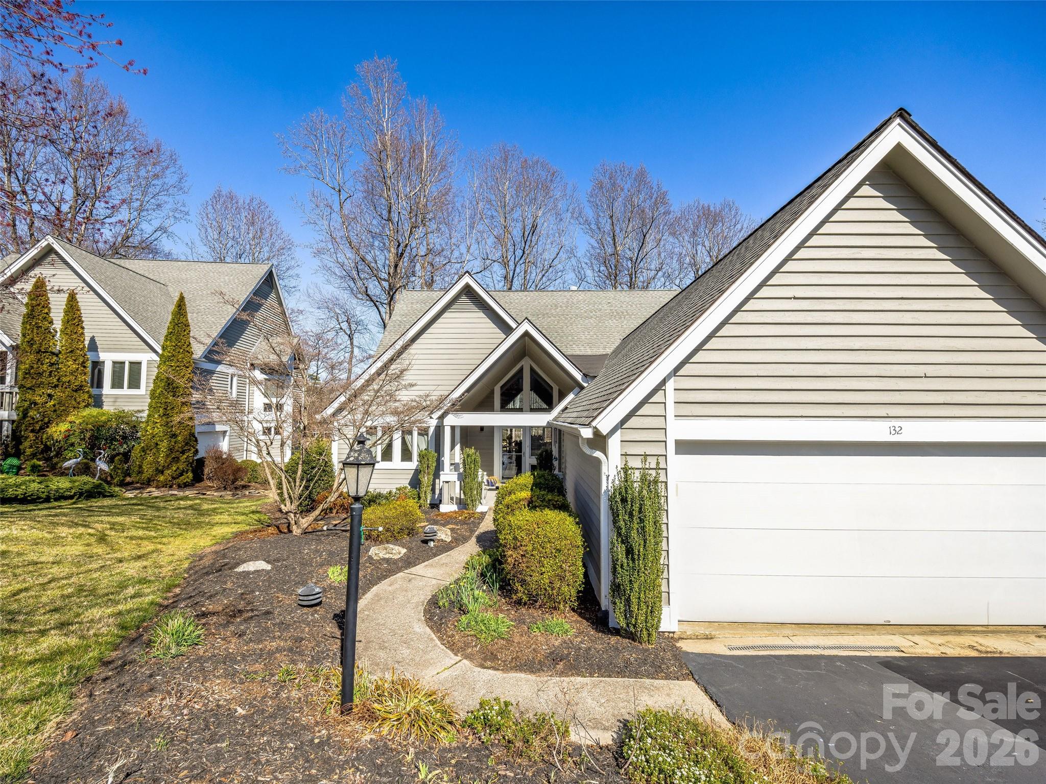 132 Overlook Drive — Flat Rock