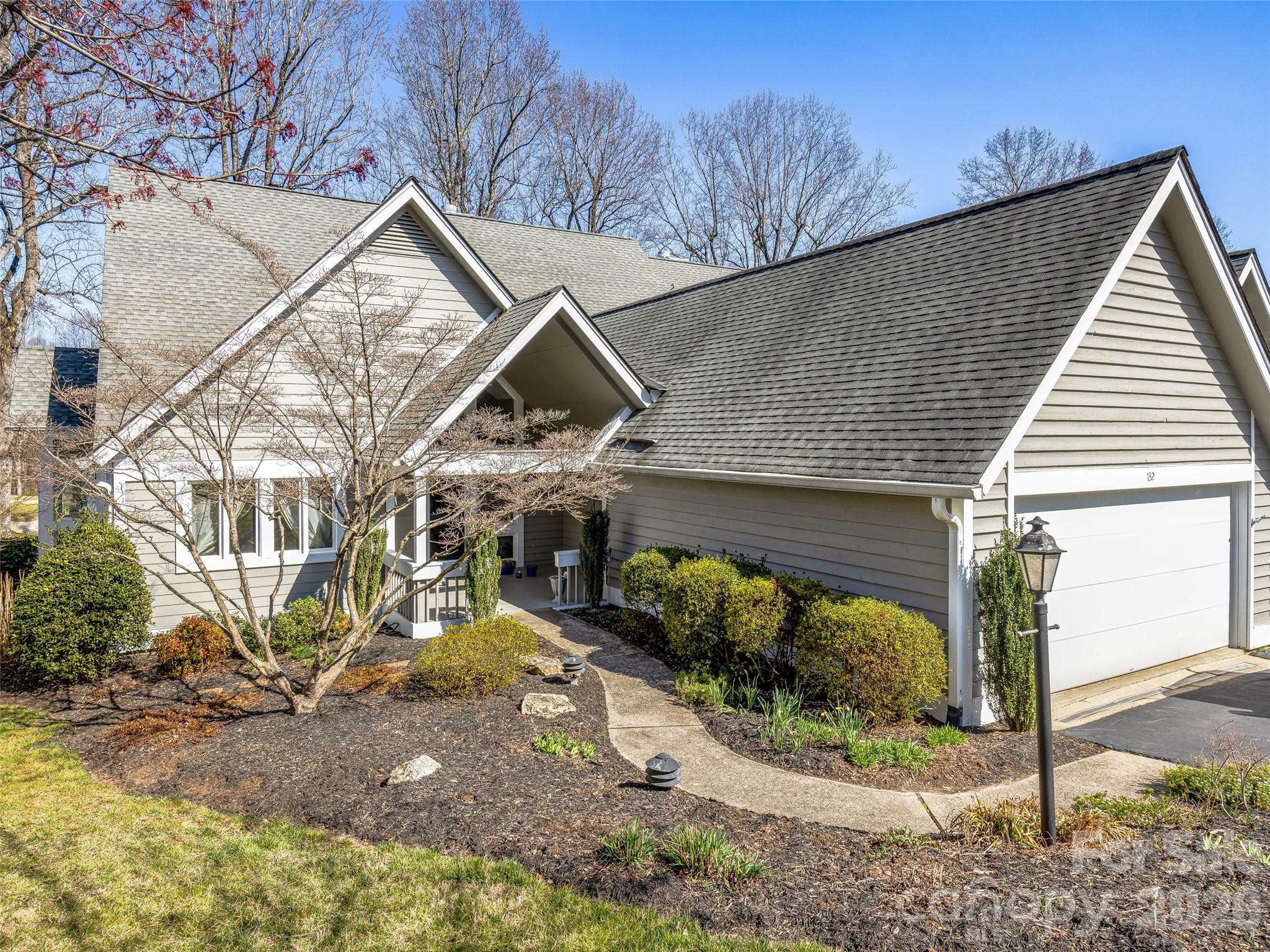 132 Overlook Drive — Flat Rock