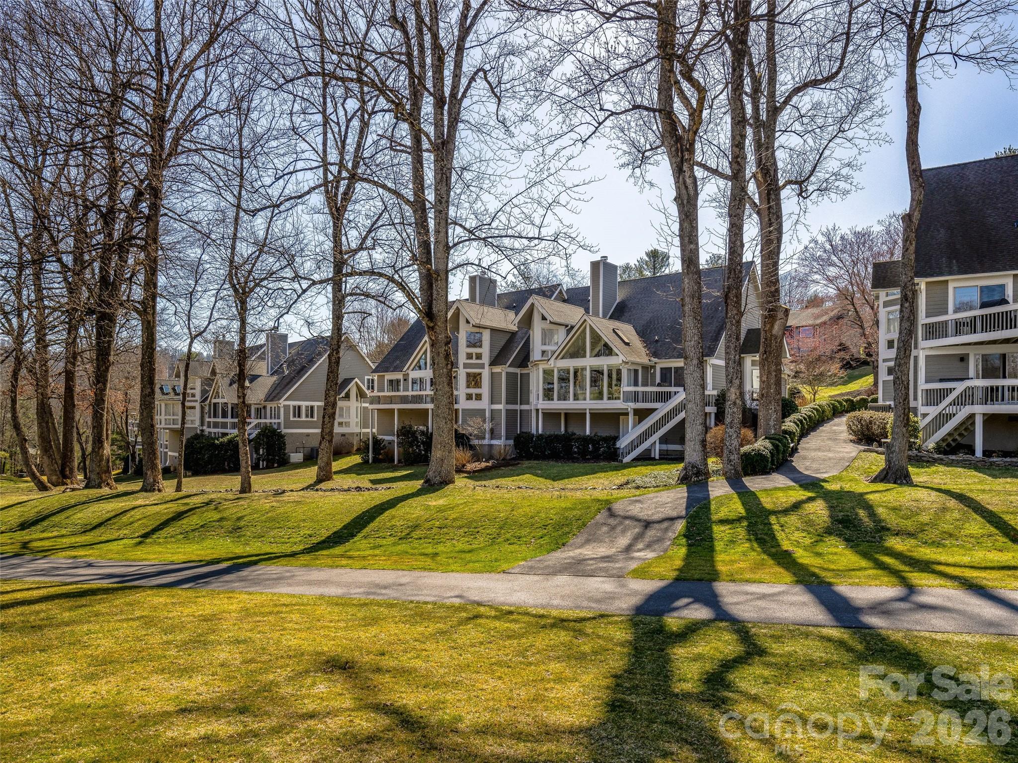 132 Overlook Drive — Flat Rock
