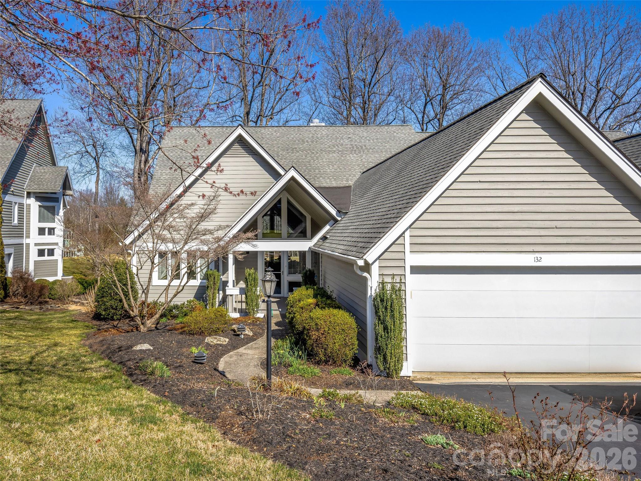132 Overlook Drive — Flat Rock