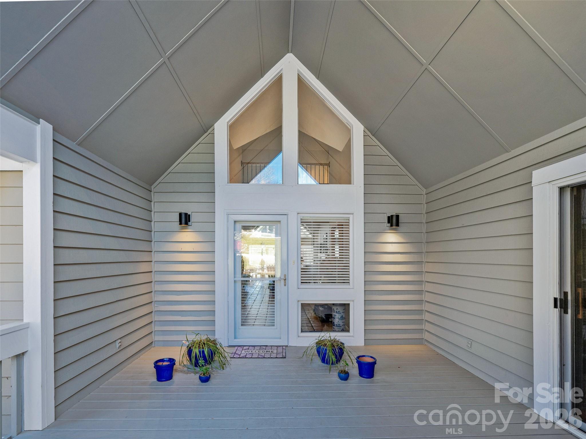 132 Overlook Drive — Flat Rock