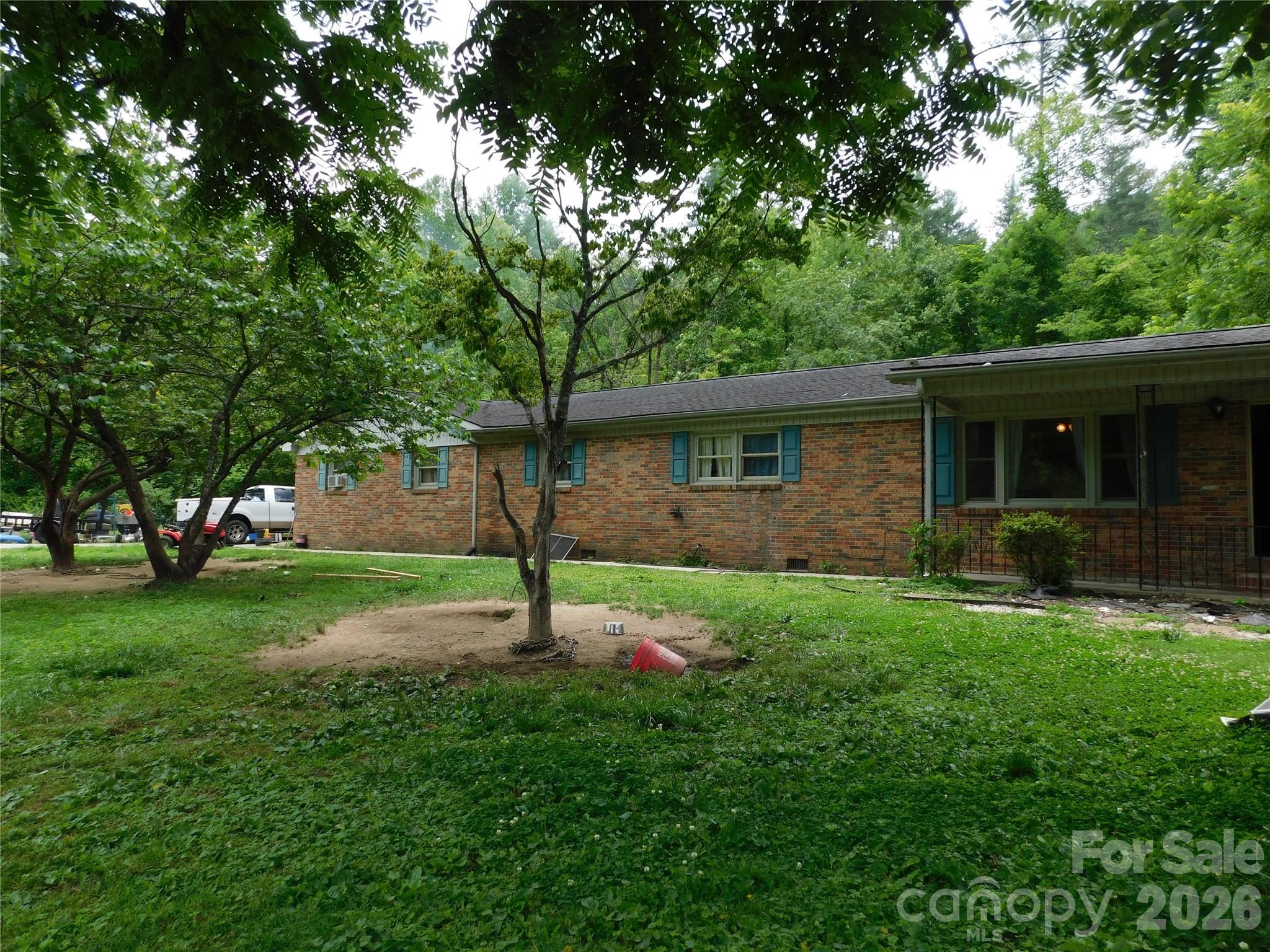 102 Jeff Street — Hendersonville