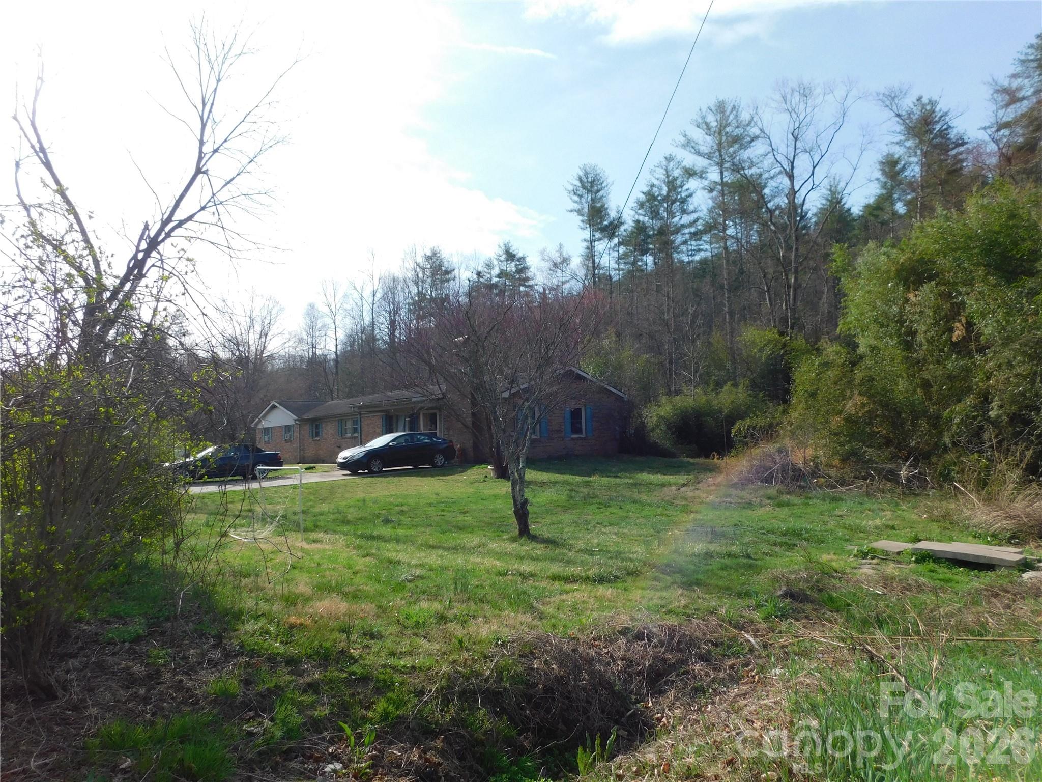 102 Jeff Street — Hendersonville