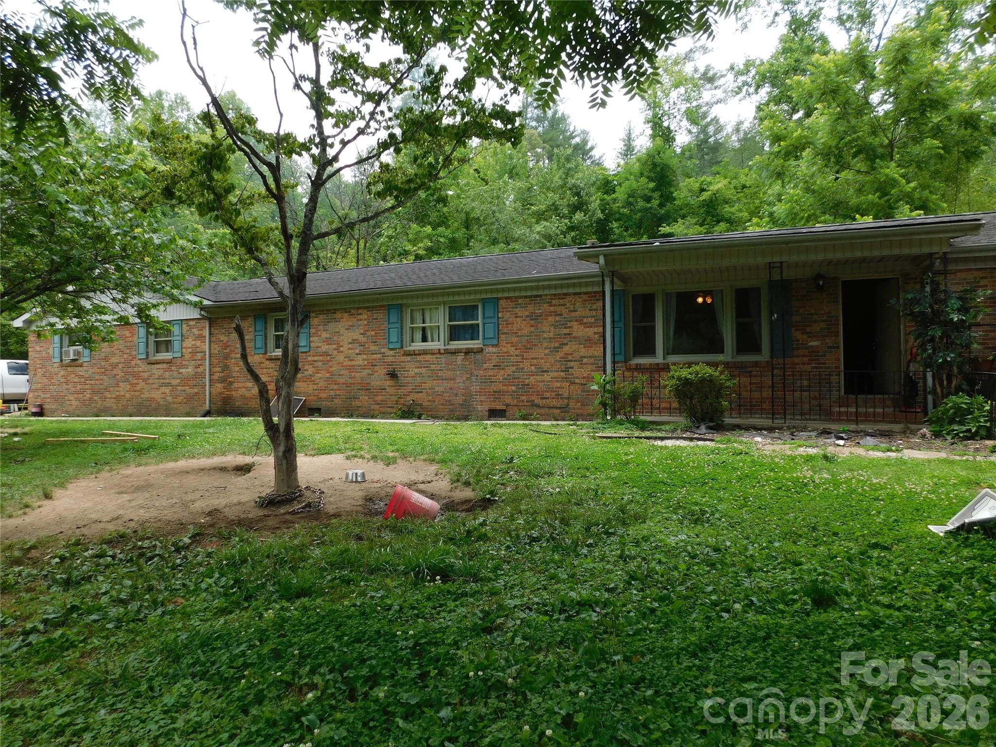 102 Jeff Street — Hendersonville