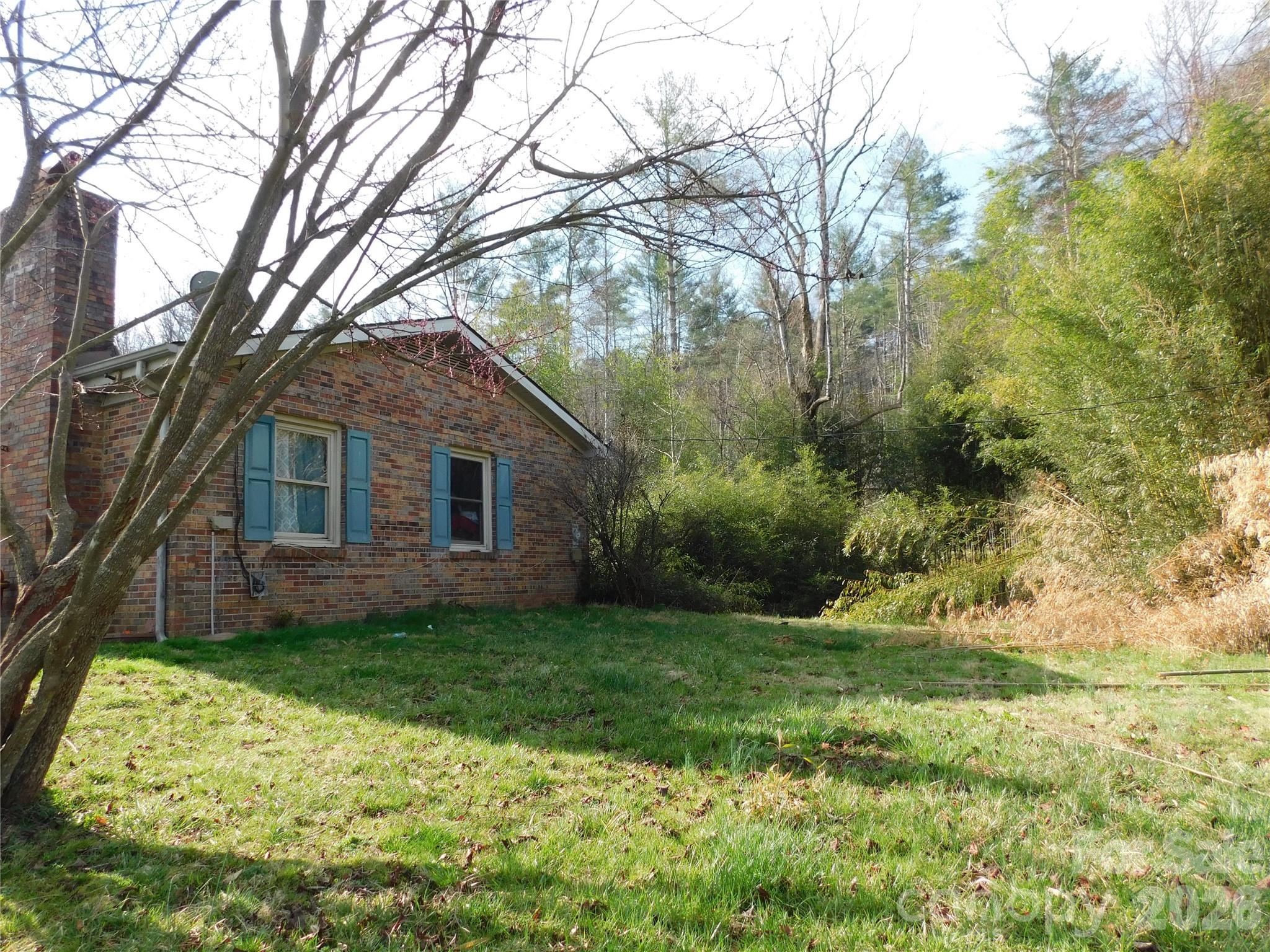 102 Jeff Street — Hendersonville