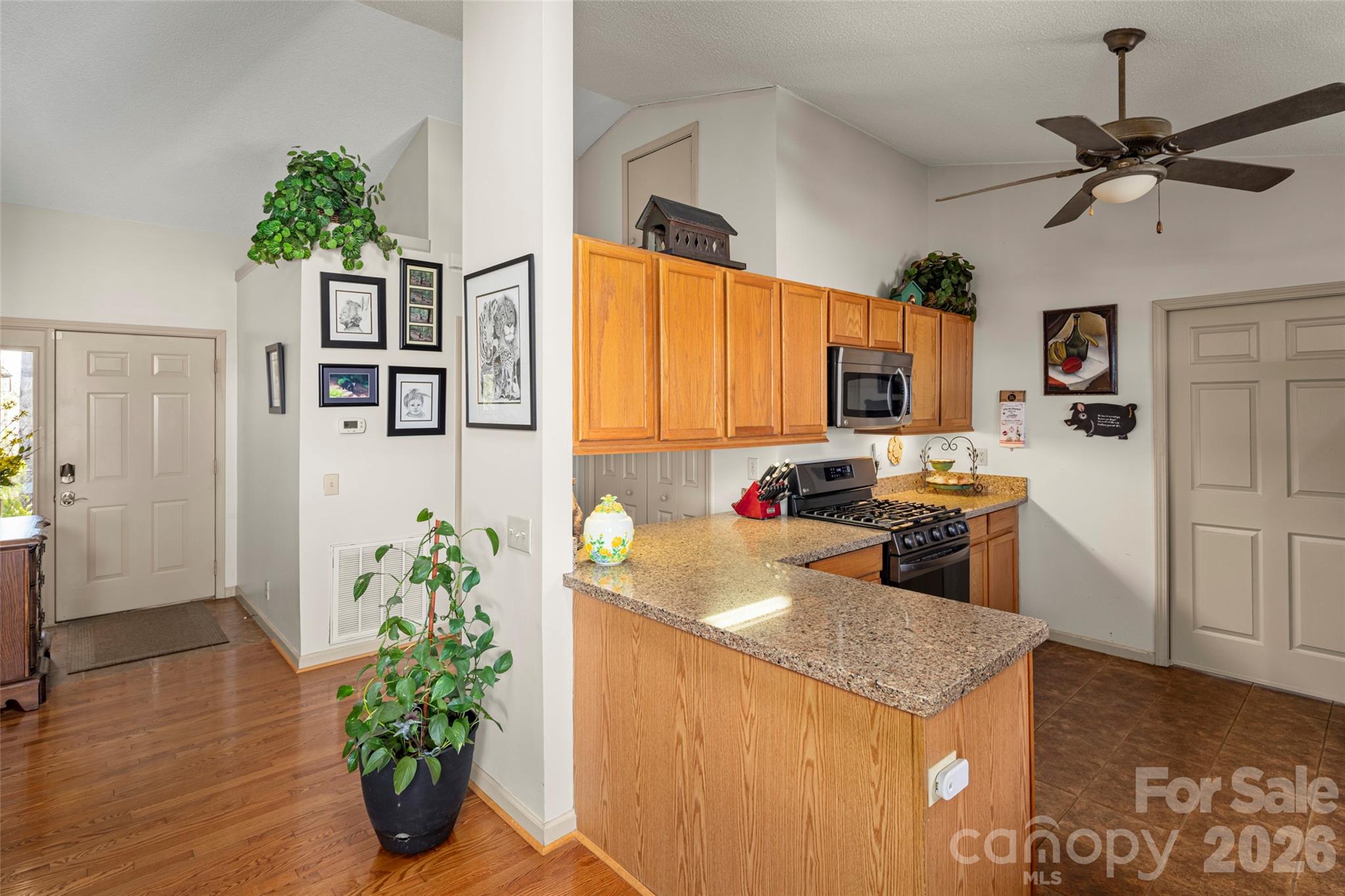 405 Glen Echo Circle — Saluda