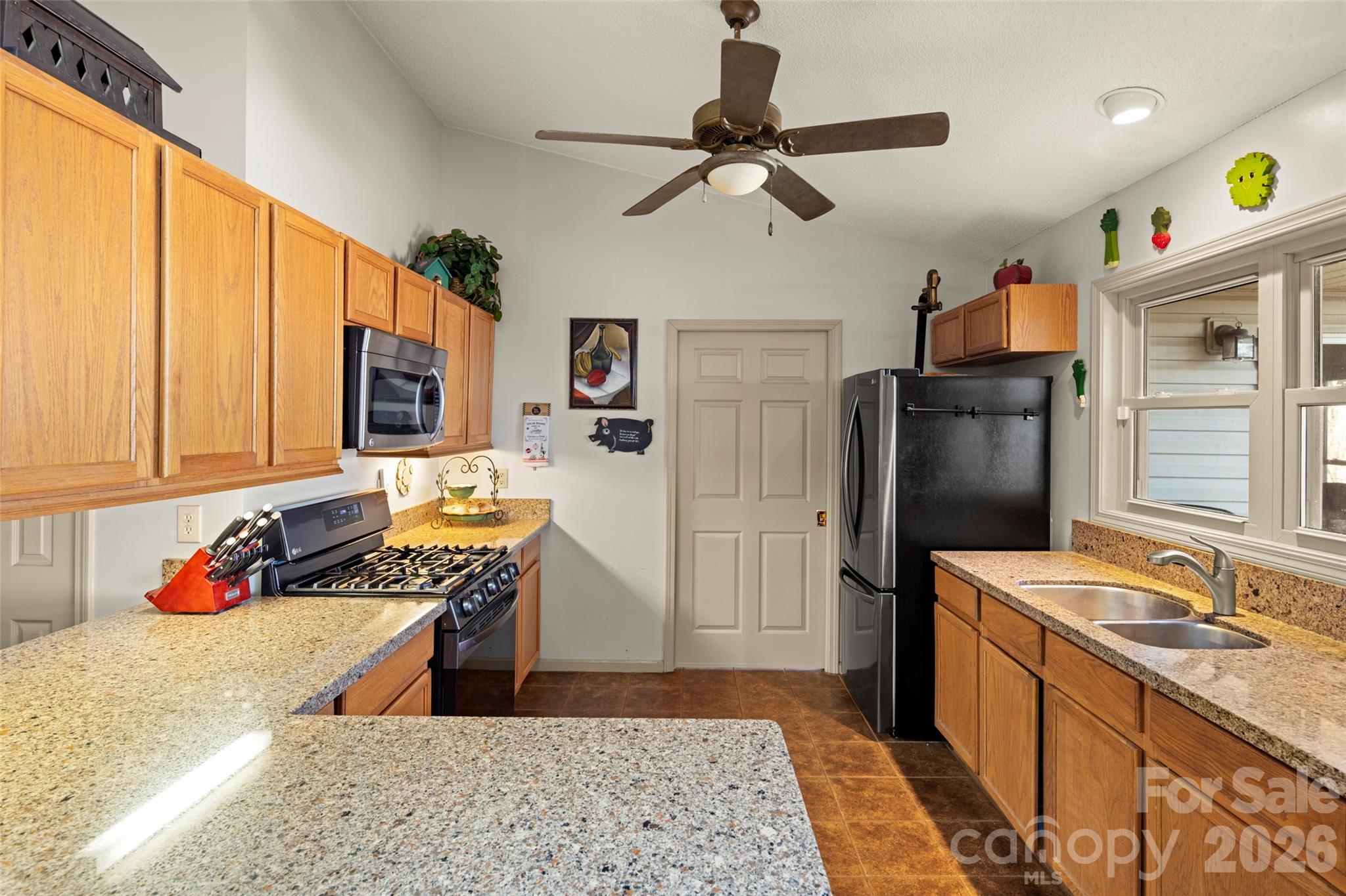 405 Glen Echo Circle — Saluda