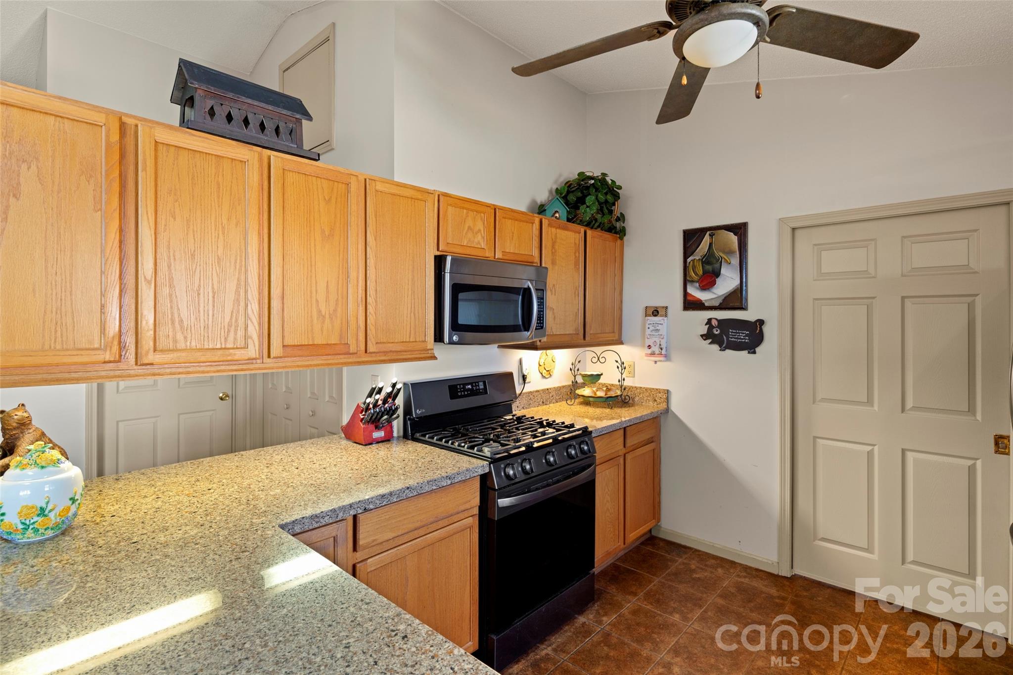 405 Glen Echo Circle — Saluda