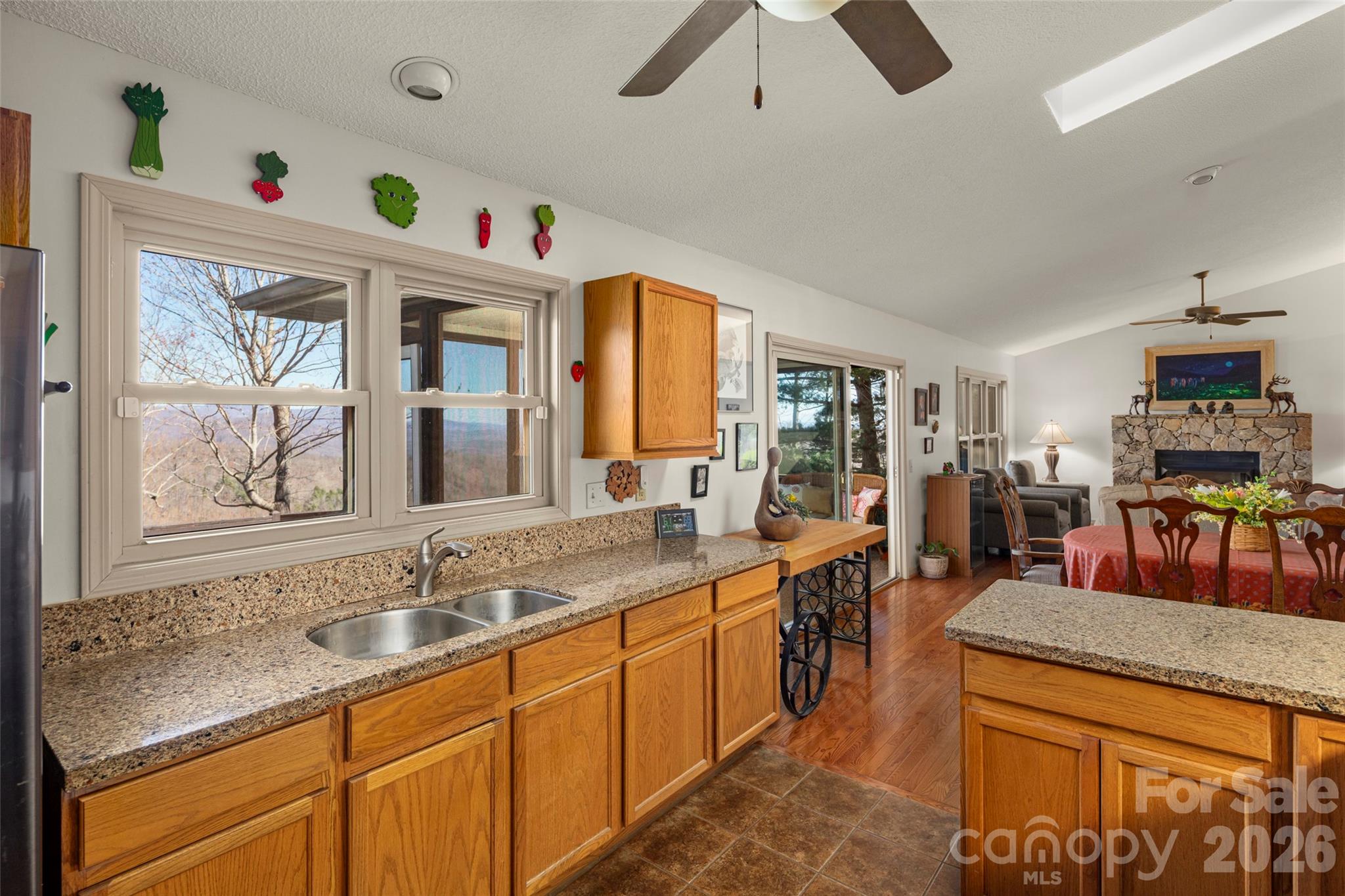 405 Glen Echo Circle — Saluda