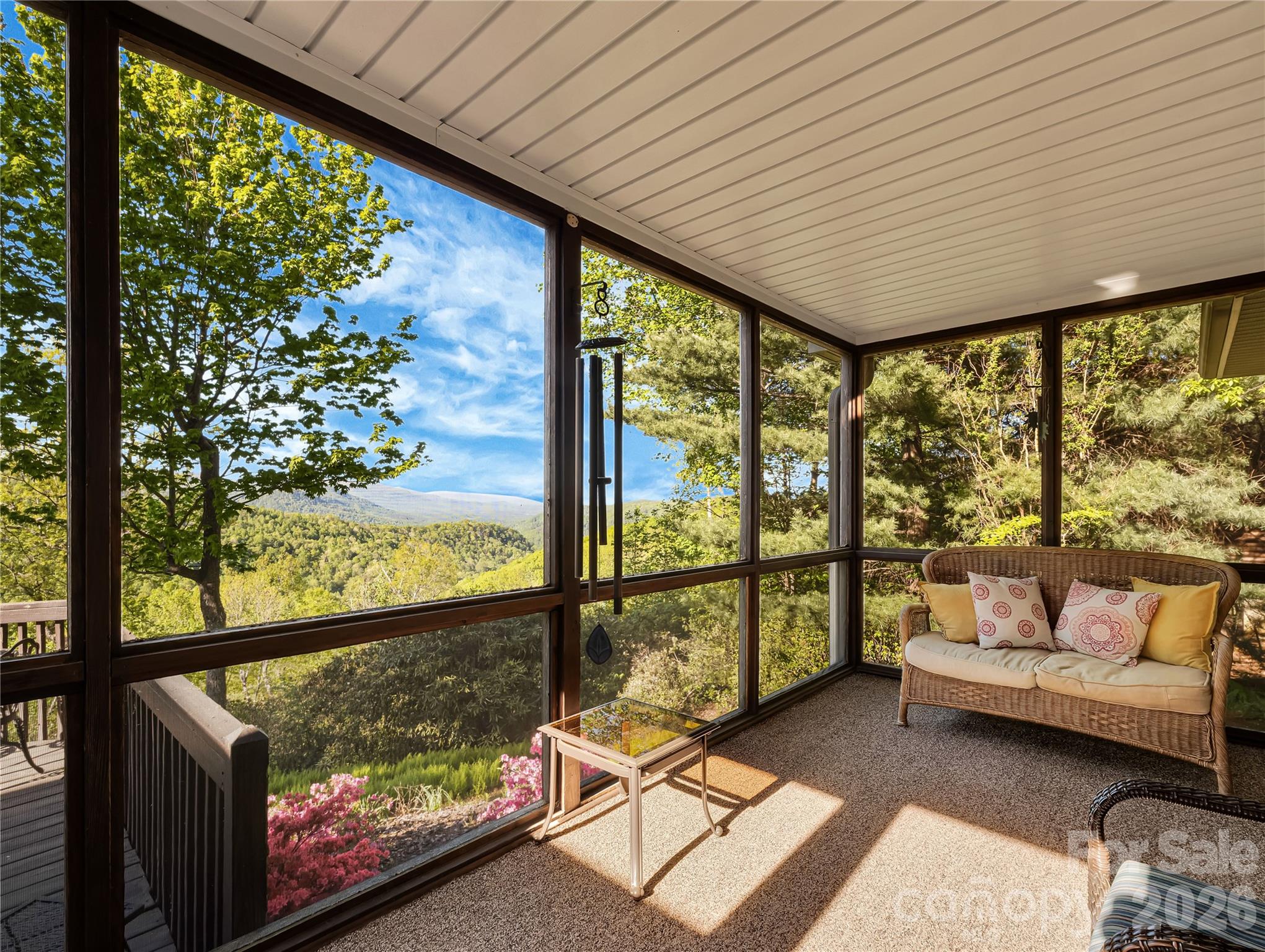 405 Glen Echo Circle — Saluda
