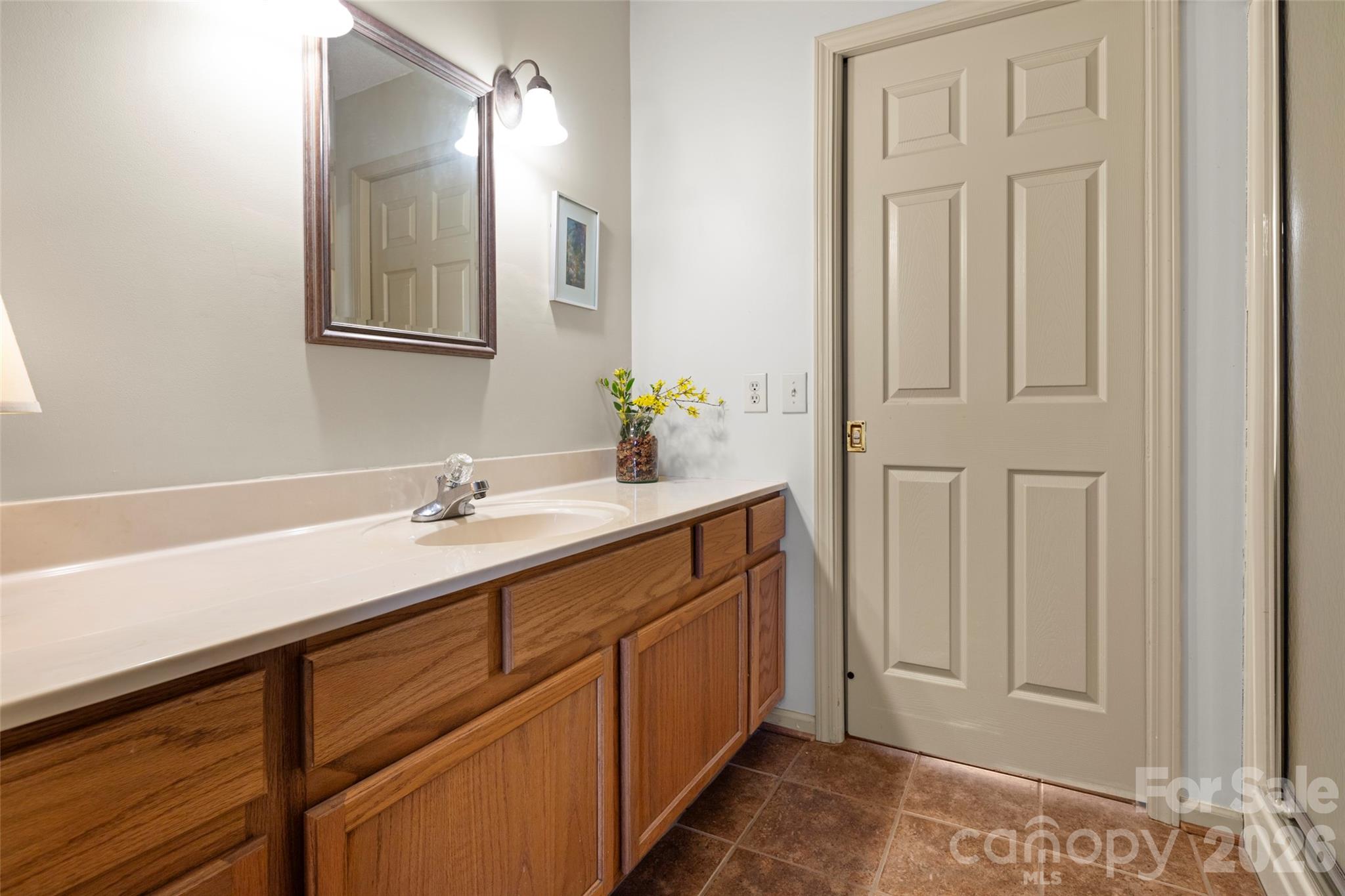 405 Glen Echo Circle — Saluda