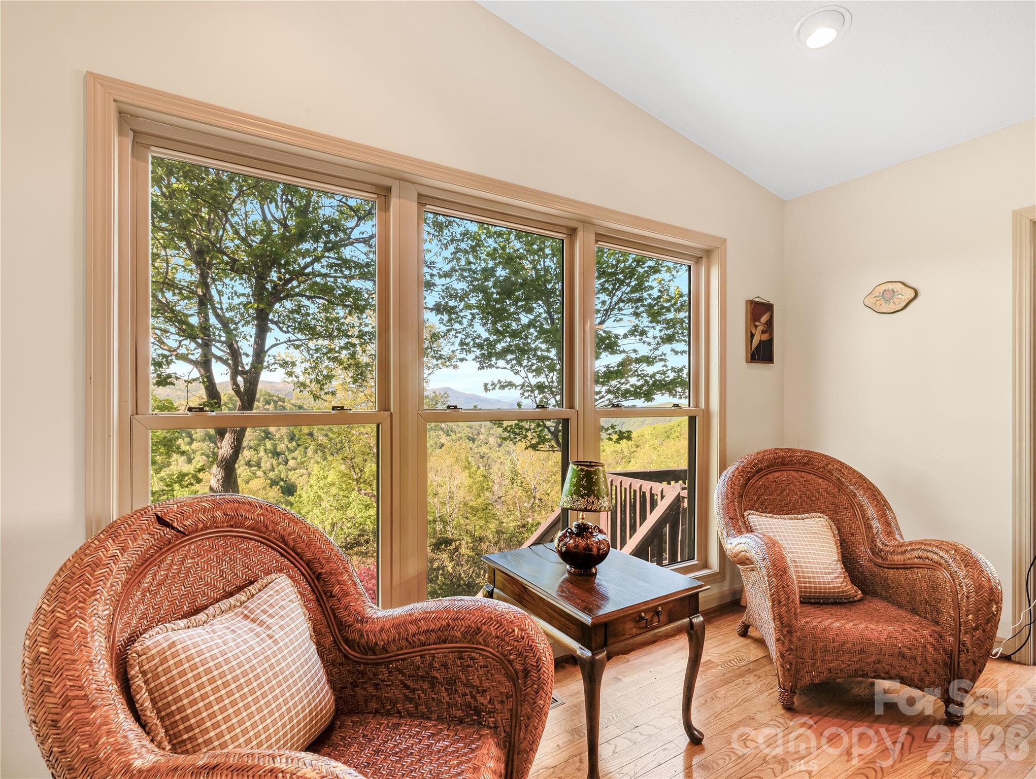 405 Glen Echo Circle — Saluda