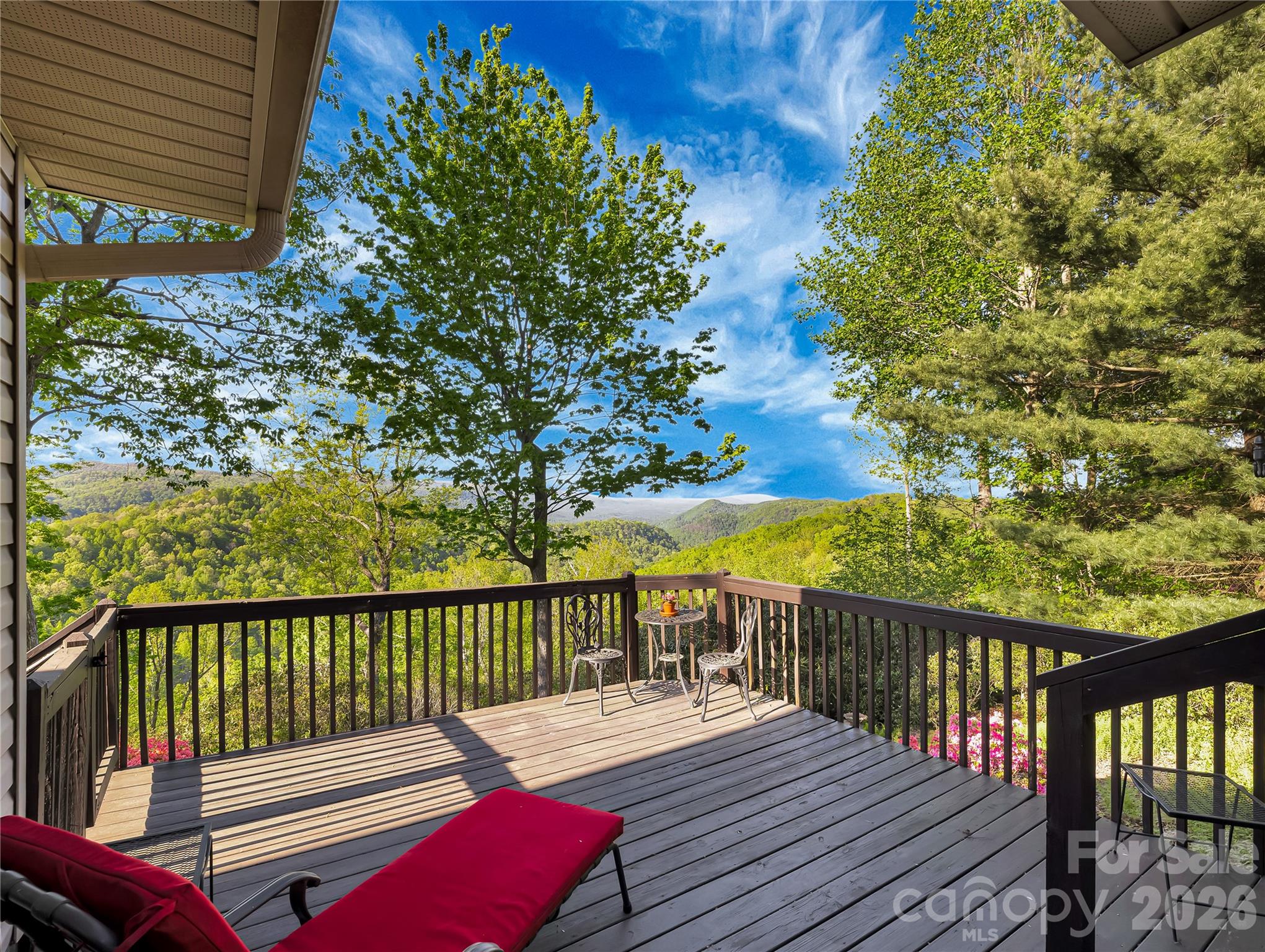 405 Glen Echo Circle — Saluda