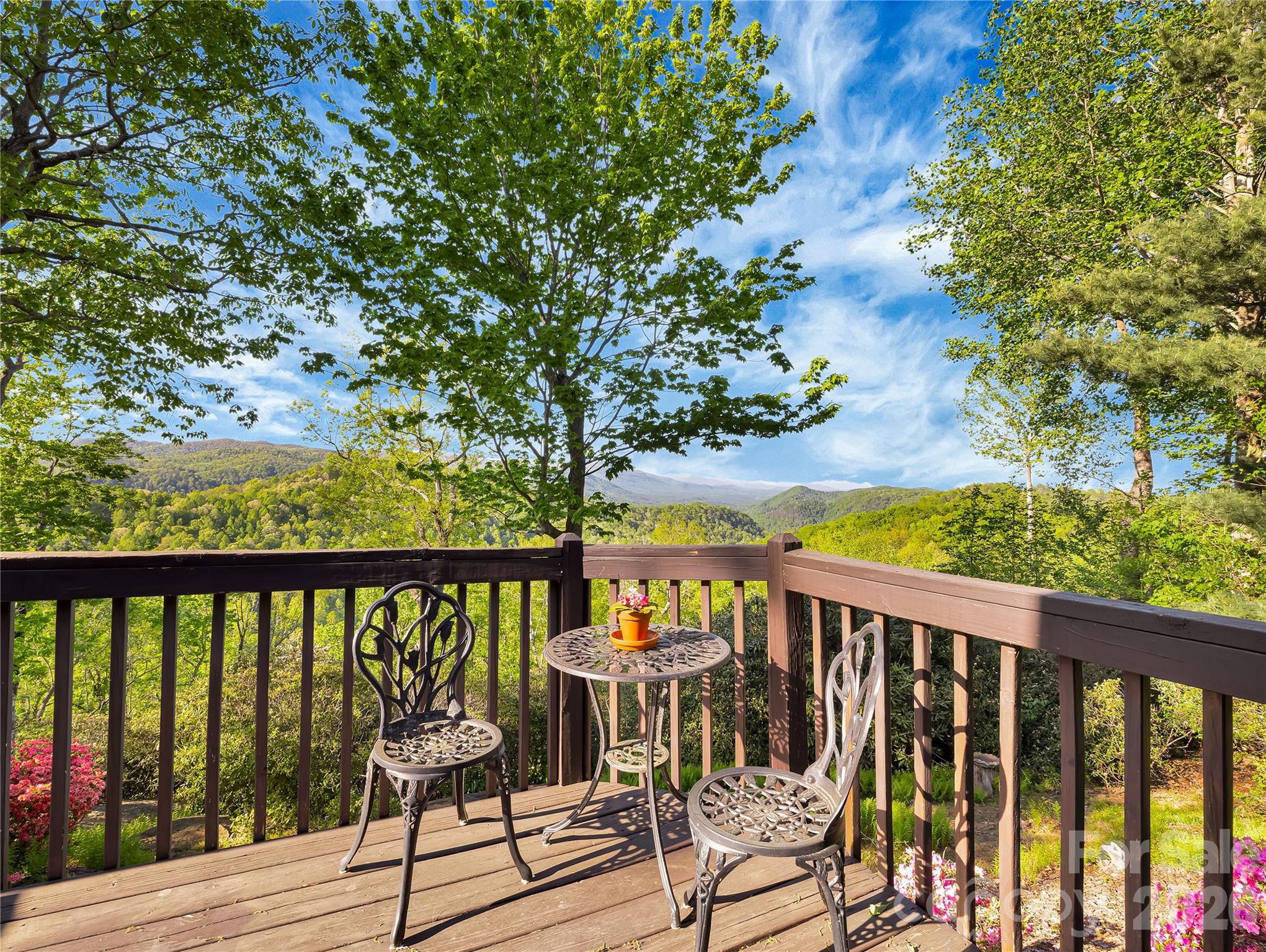 405 Glen Echo Circle — Saluda