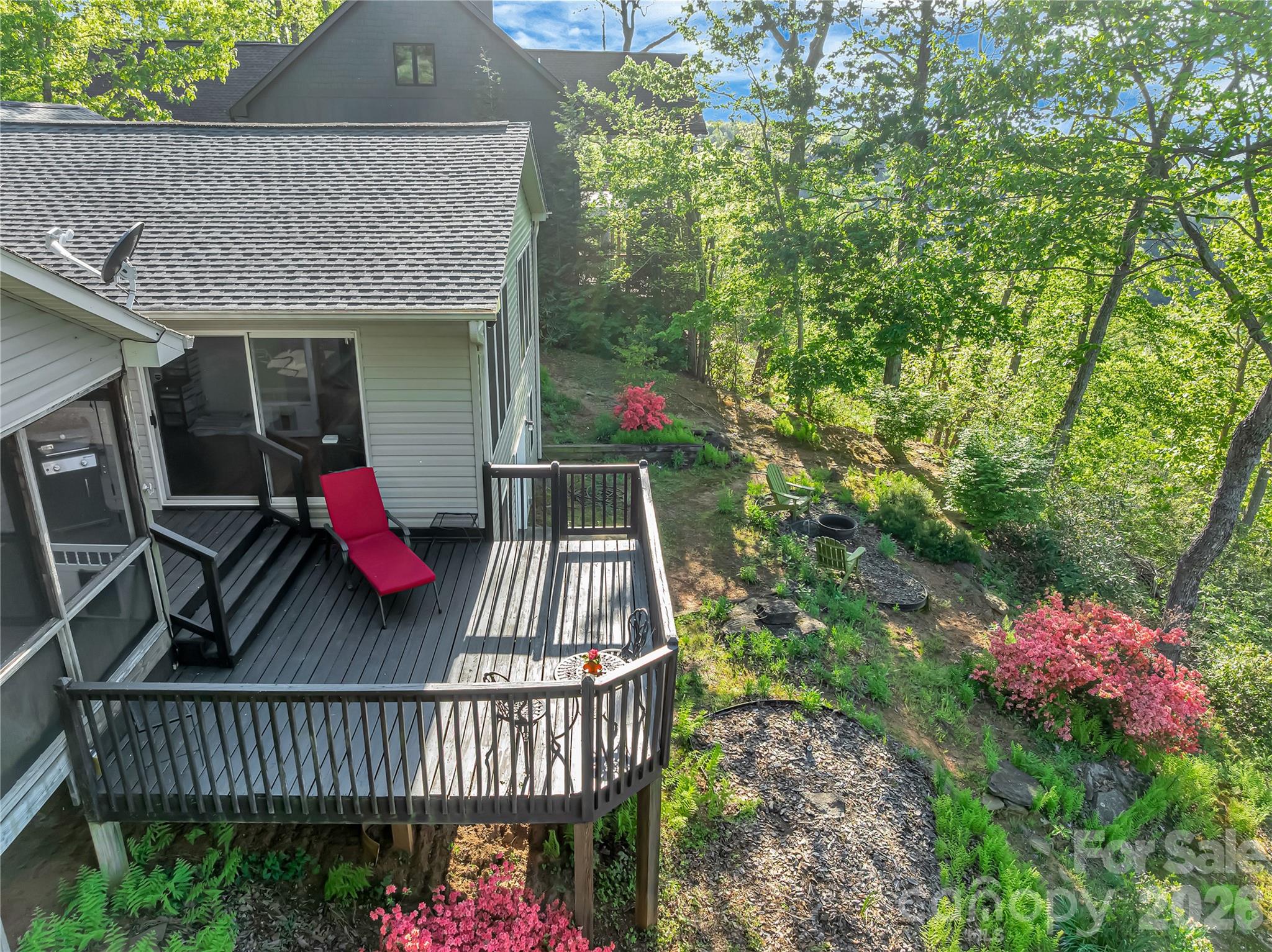405 Glen Echo Circle — Saluda