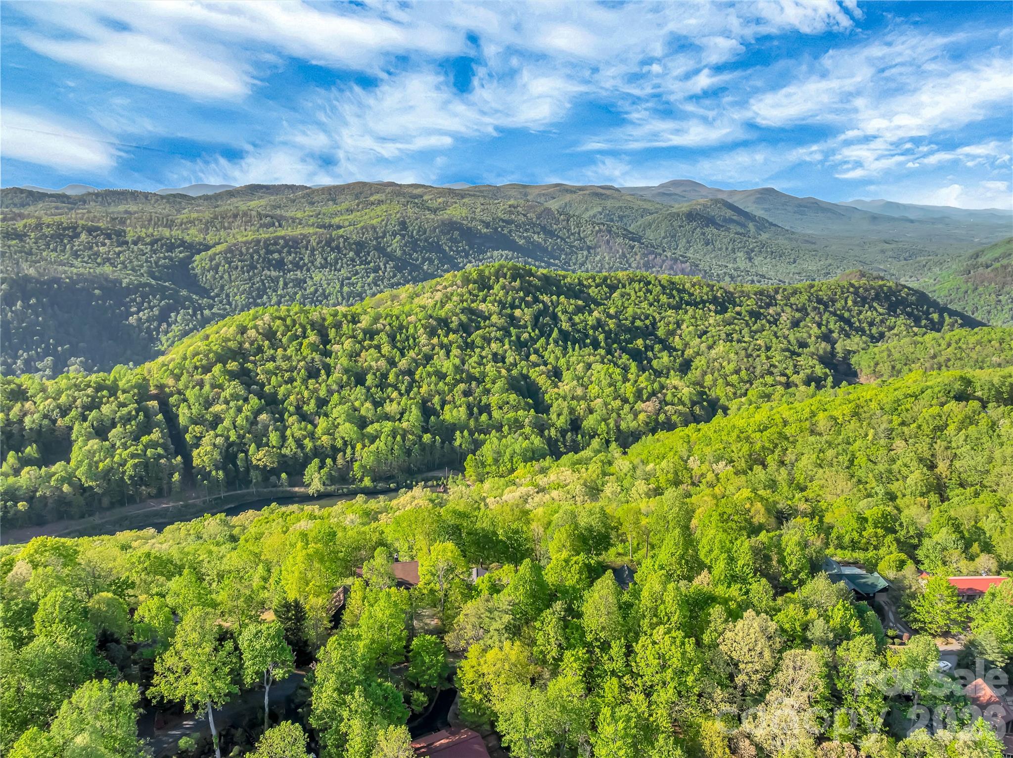 405 Glen Echo Circle — Saluda
