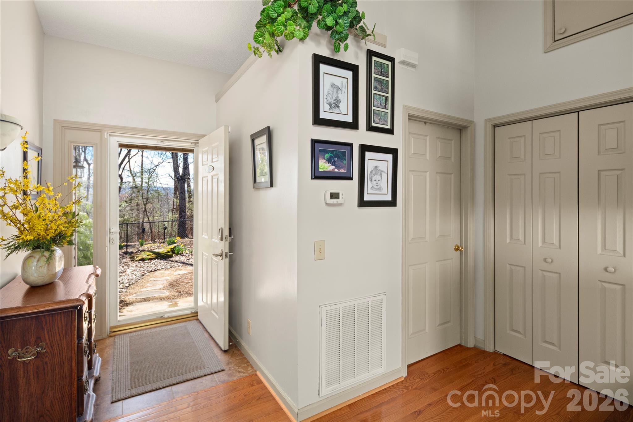 405 Glen Echo Circle — Saluda