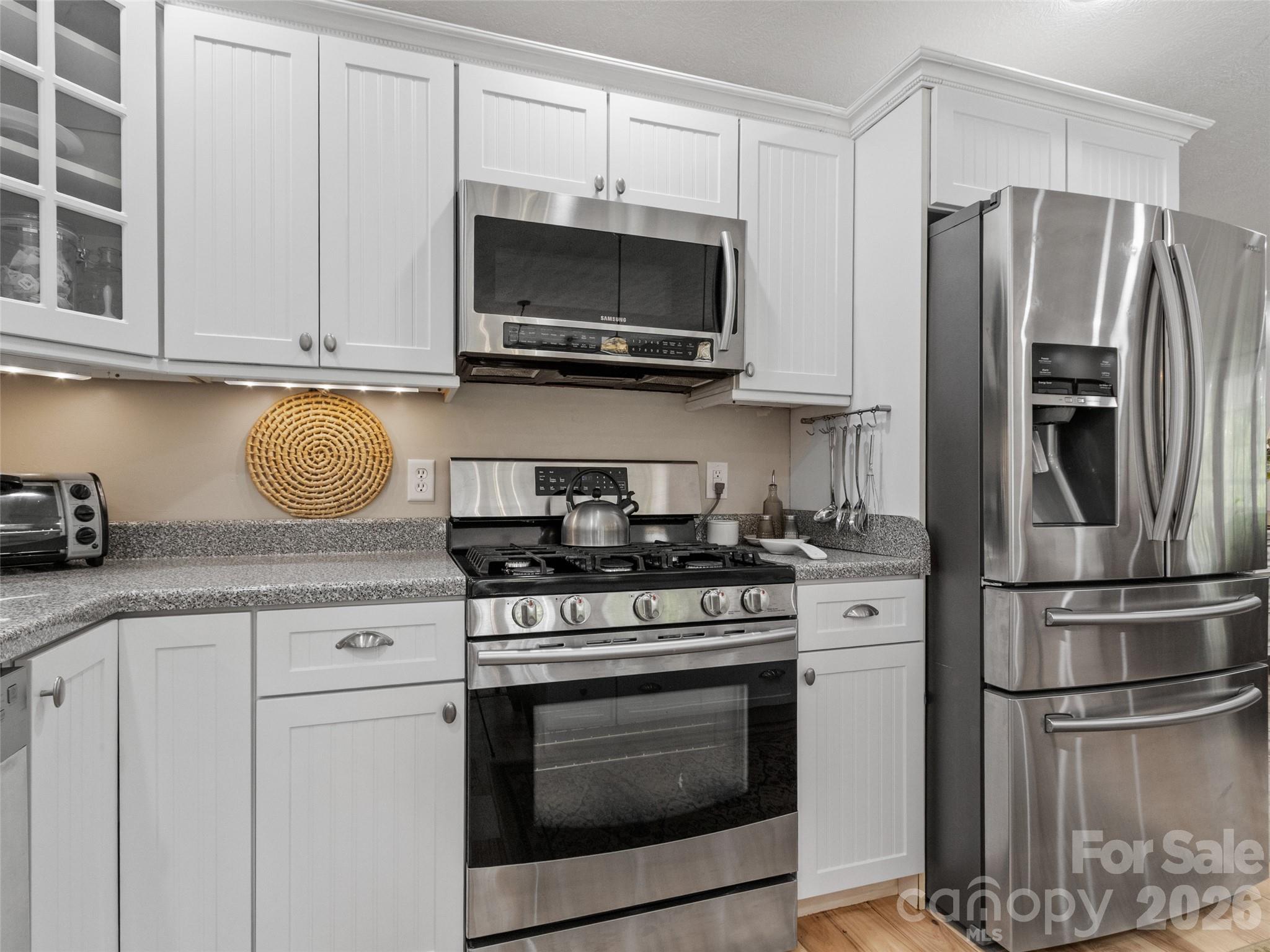 189 Poverty Branch Road — Barnardsville