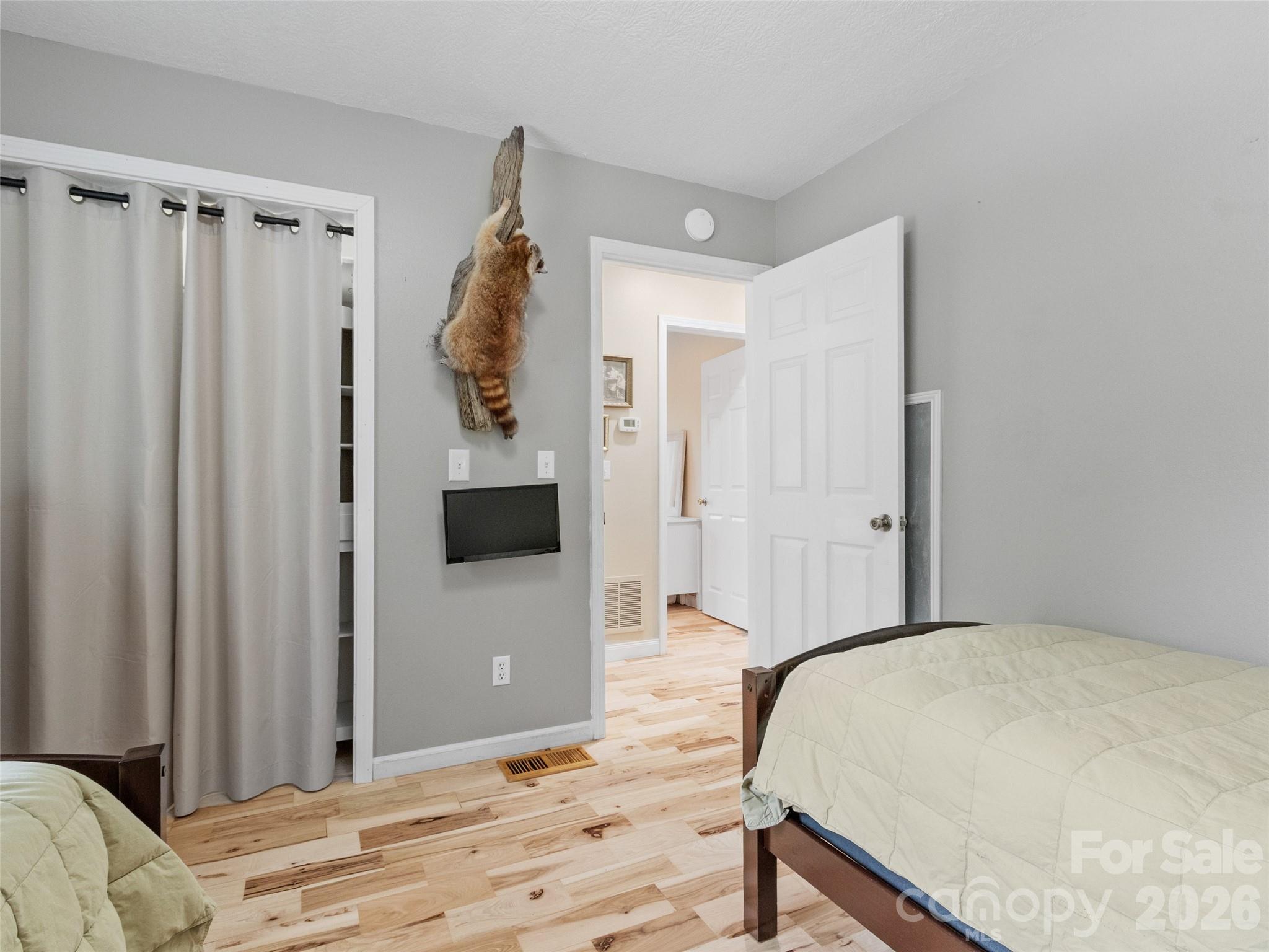189 Poverty Branch Road — Barnardsville