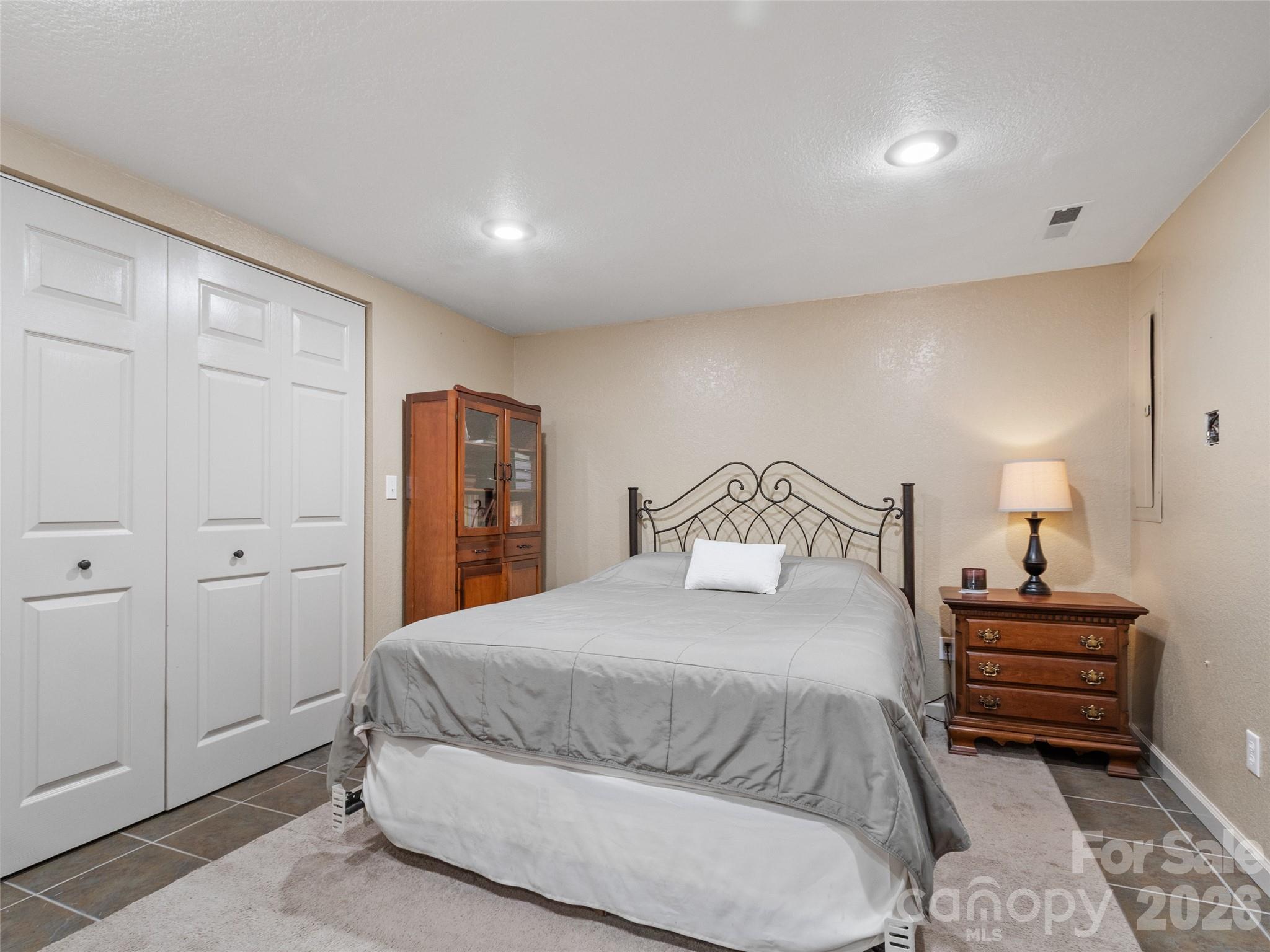 189 Poverty Branch Road — Barnardsville