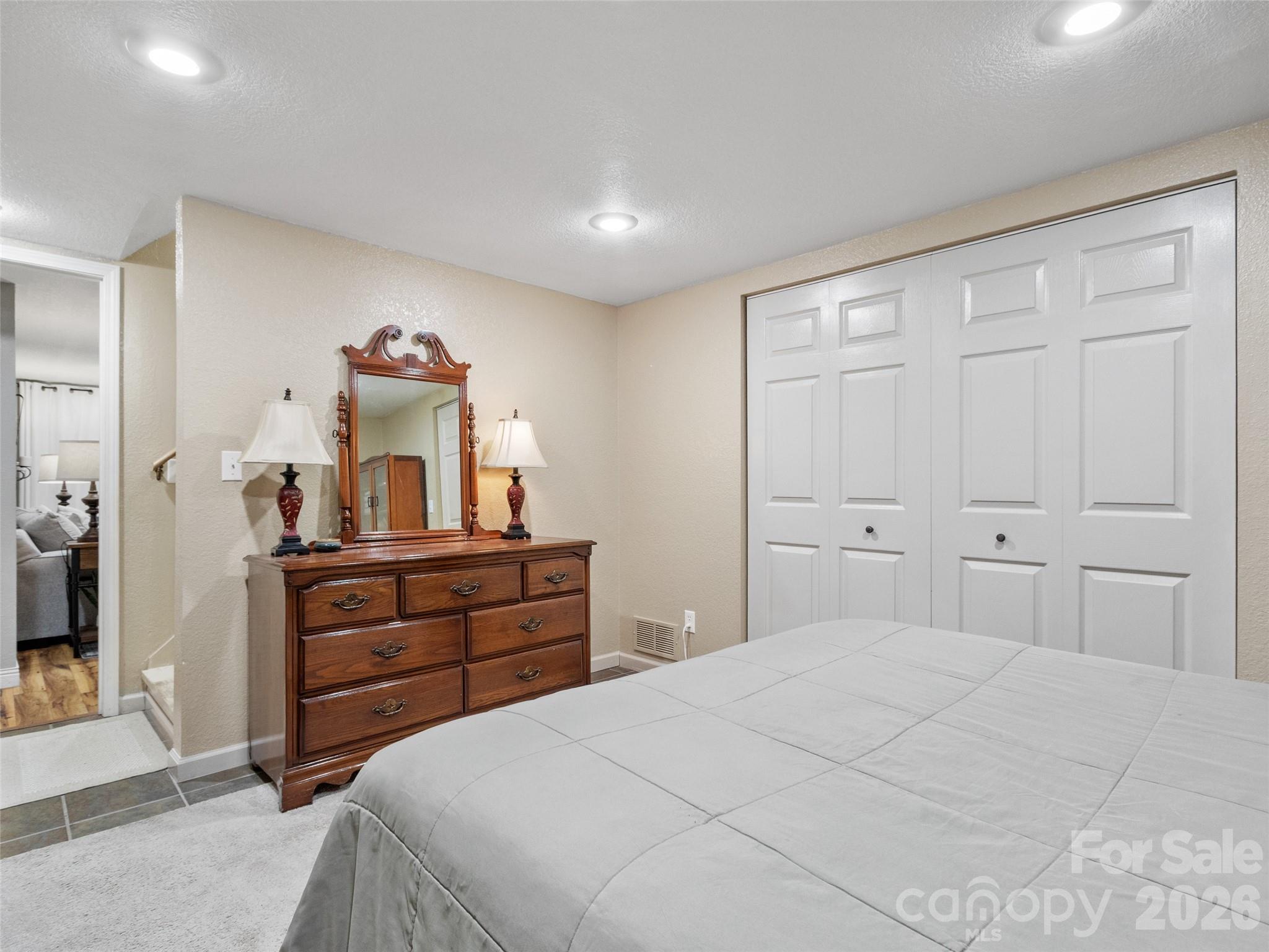 189 Poverty Branch Road — Barnardsville
