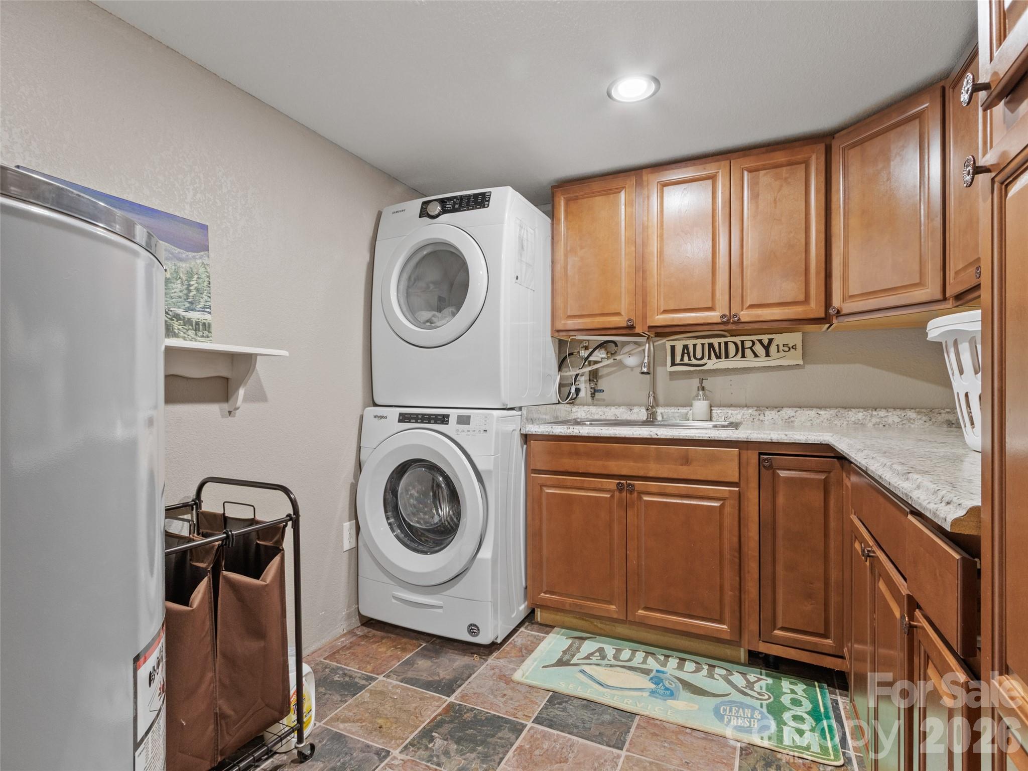 189 Poverty Branch Road — Barnardsville