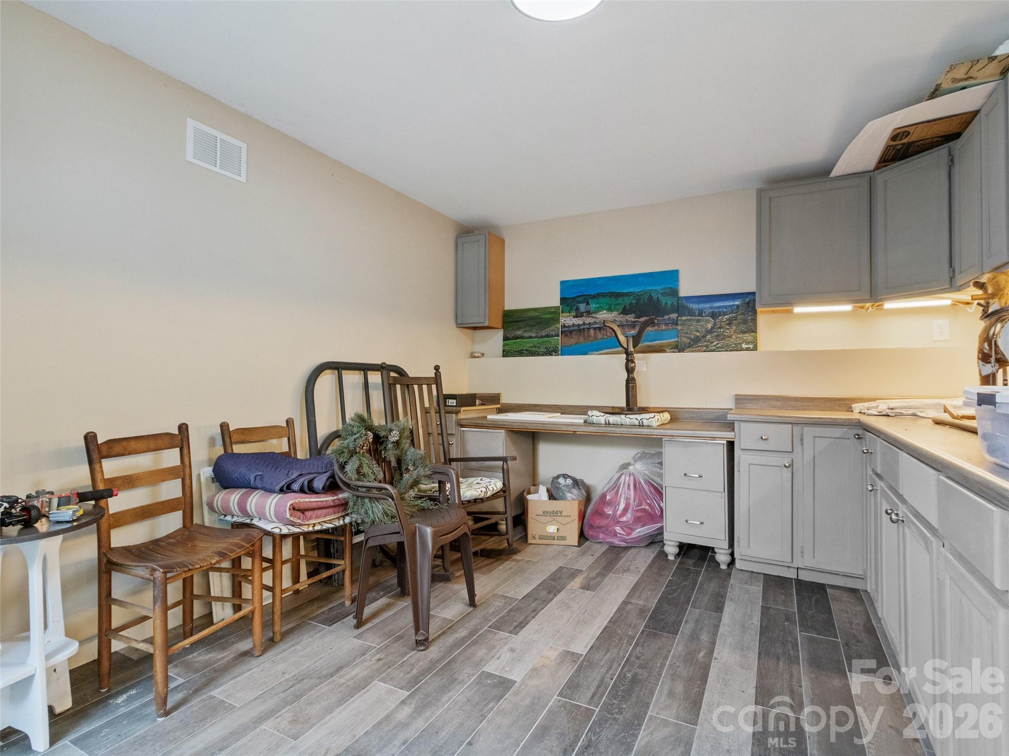 189 Poverty Branch Road — Barnardsville