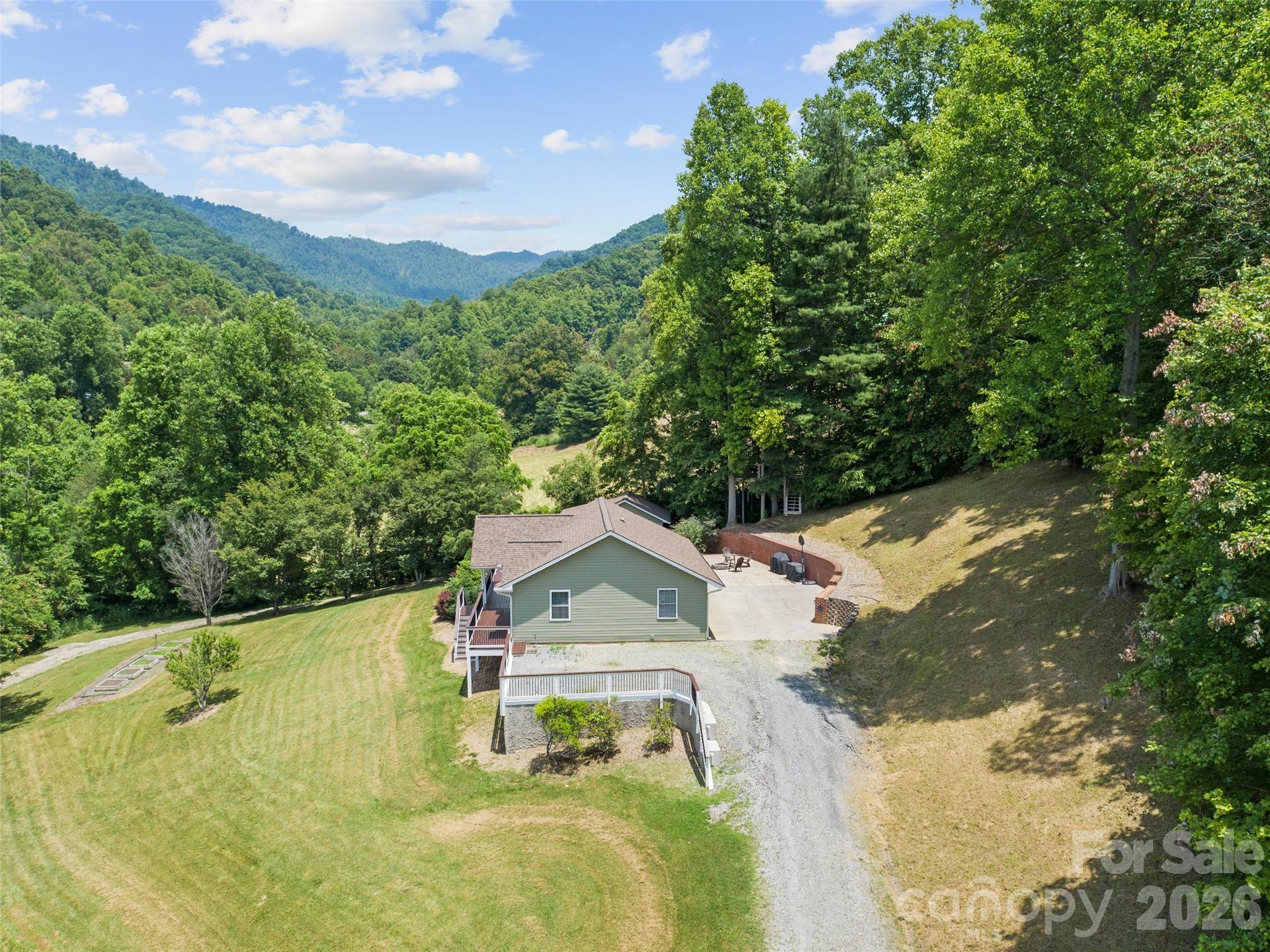 189 Poverty Branch Road — Barnardsville