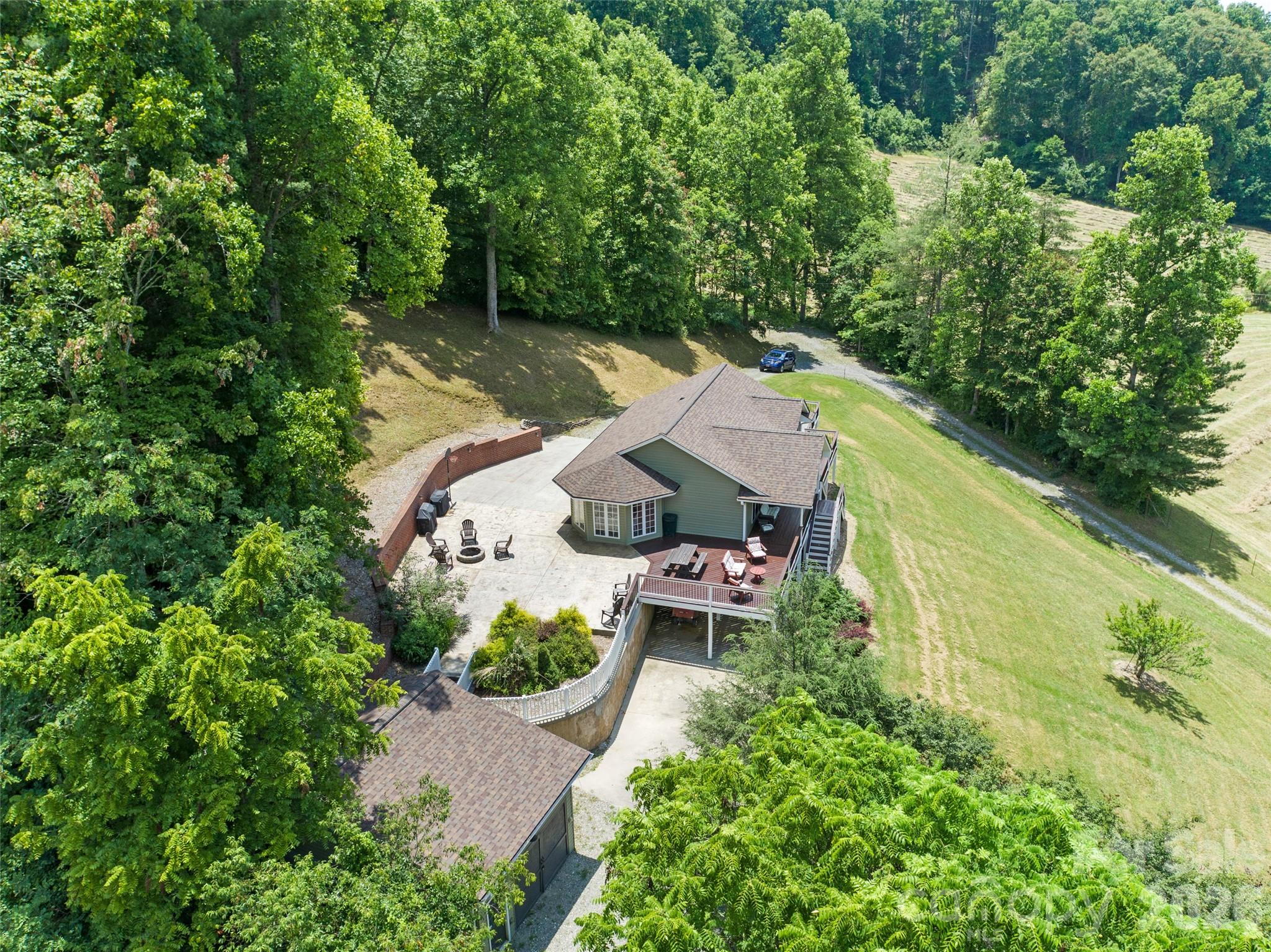 189 Poverty Branch Road — Barnardsville