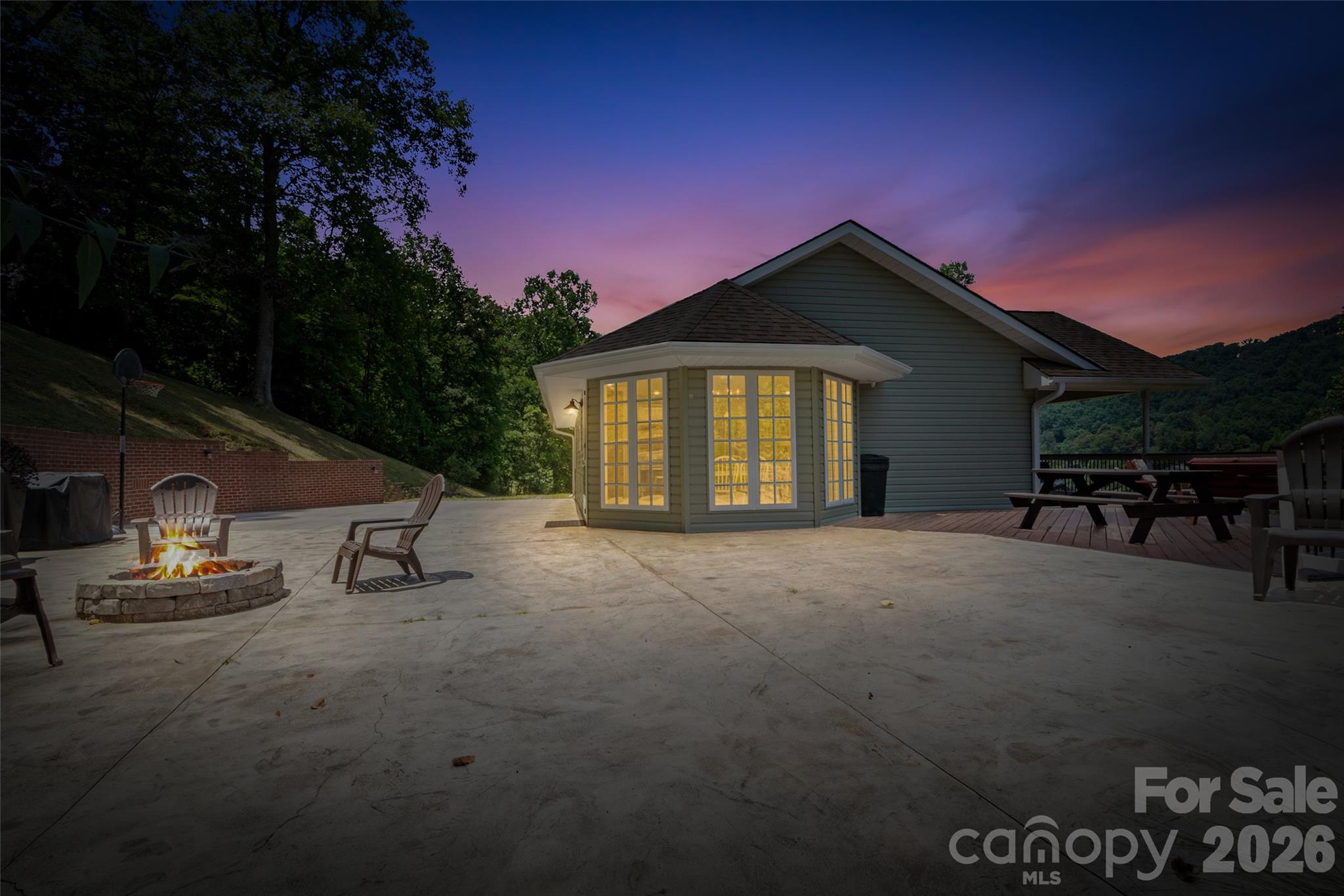 189 Poverty Branch Road — Barnardsville