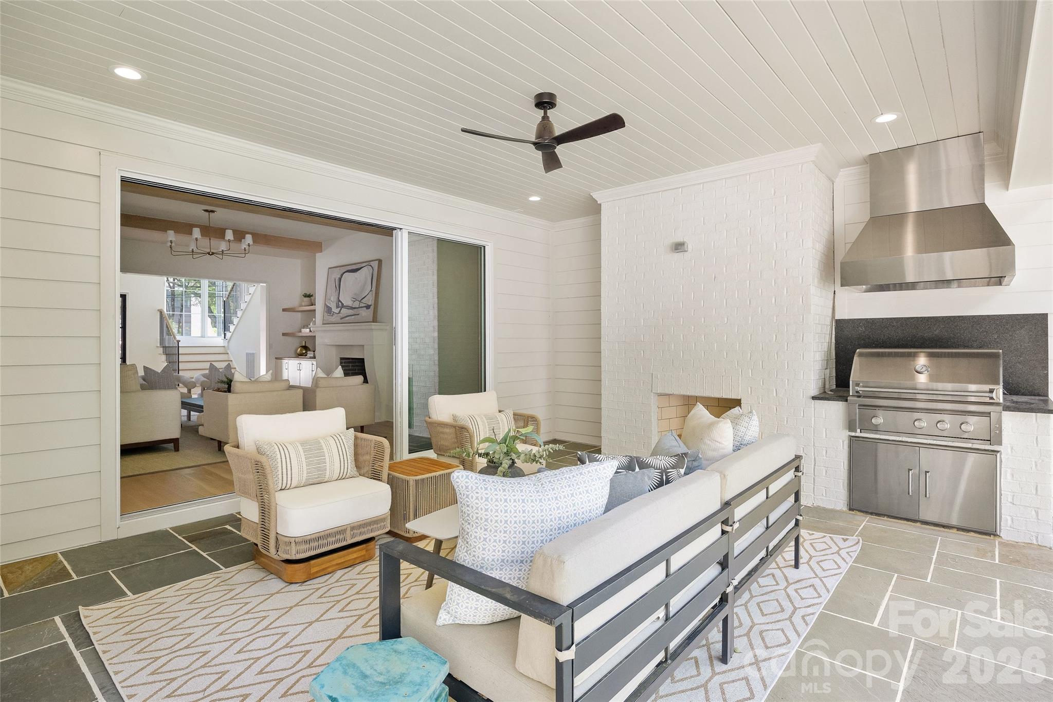 4628 Water Oak Road — Charlotte