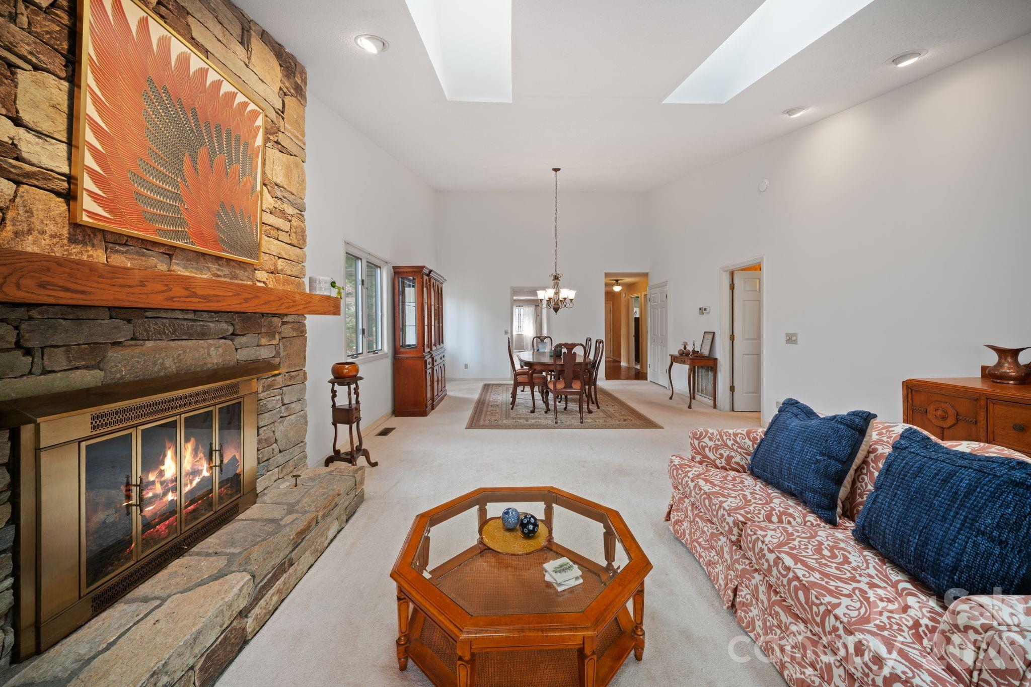 301 N Scarlet Oak Lane — Hendersonville