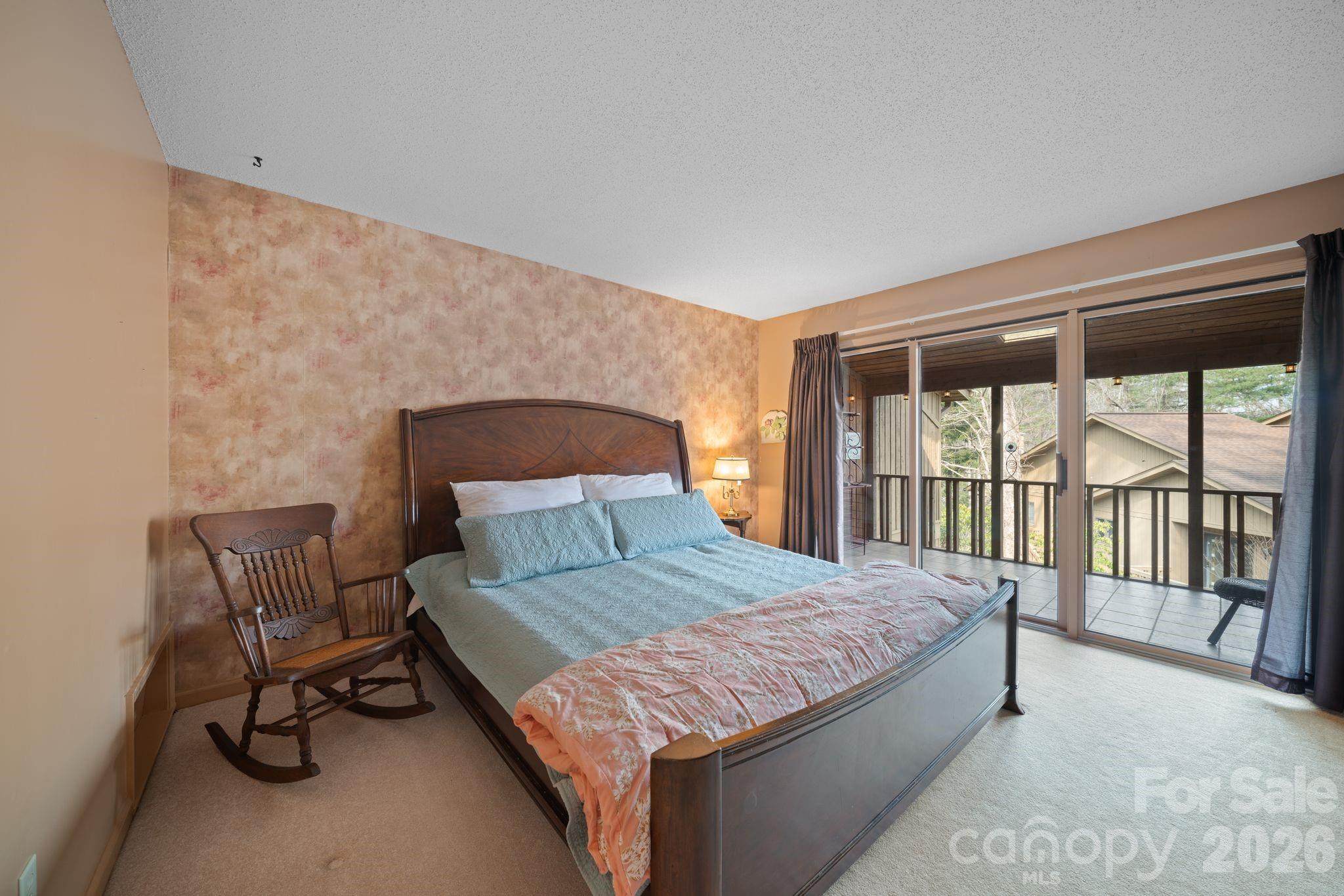 301 N Scarlet Oak Lane — Hendersonville