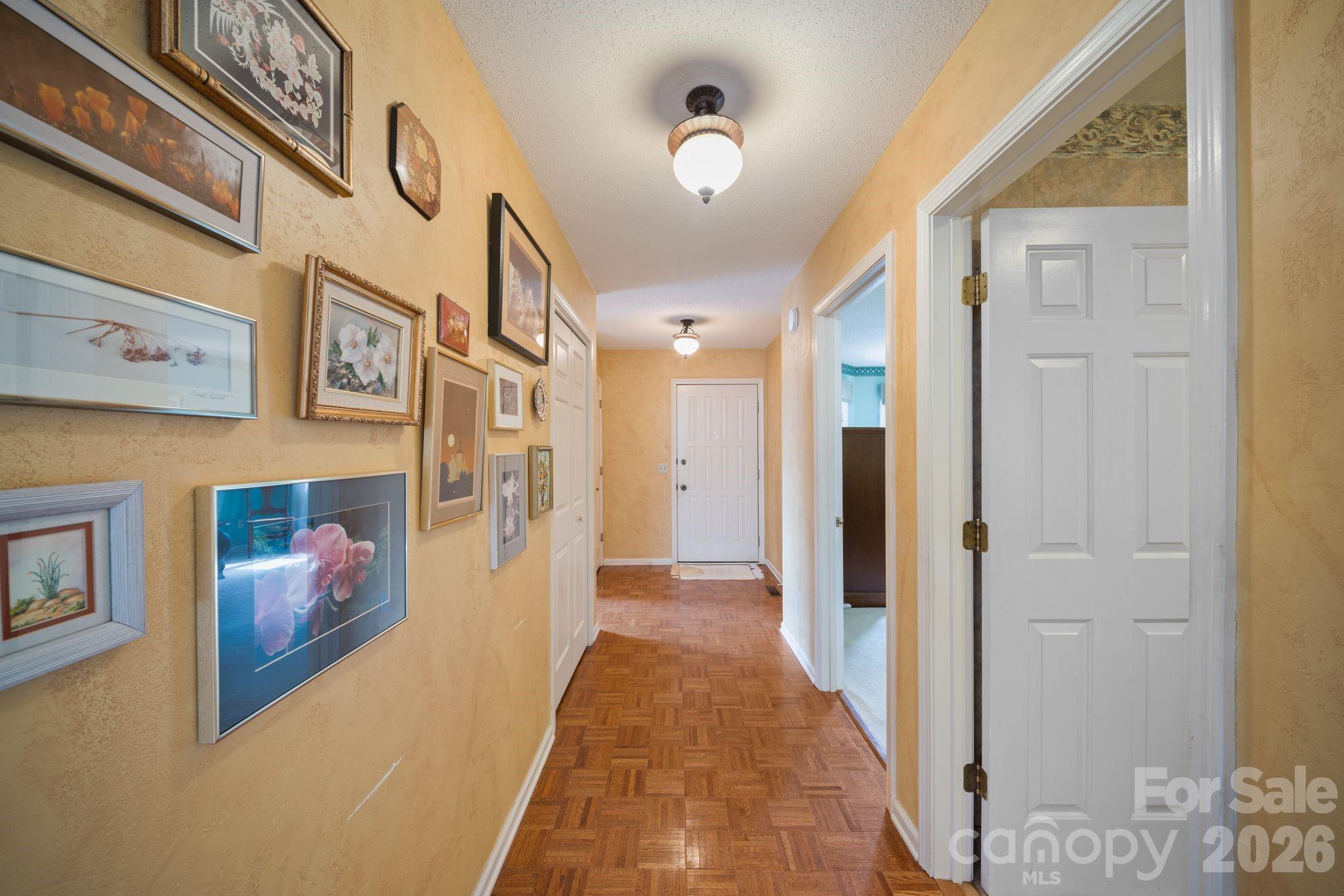 301 N Scarlet Oak Lane — Hendersonville