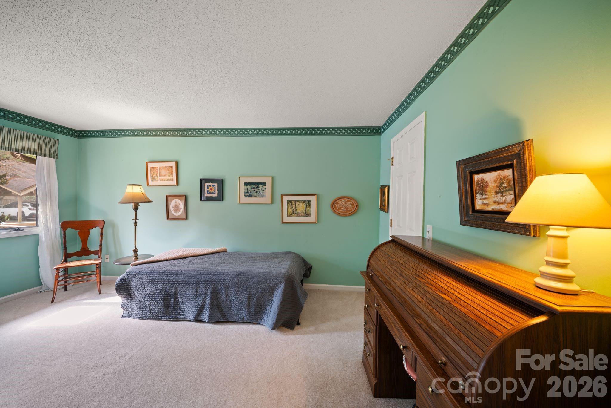 301 N Scarlet Oak Lane — Hendersonville