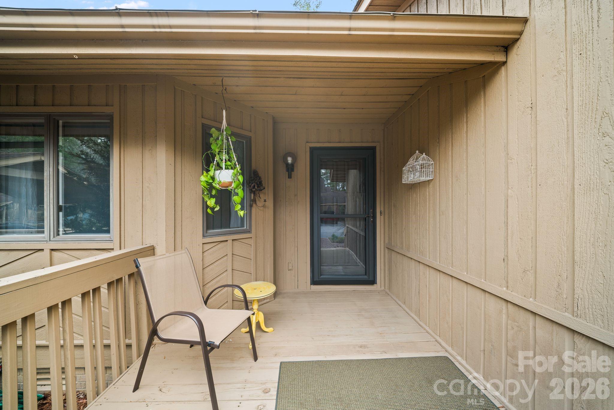 301 N Scarlet Oak Lane — Hendersonville