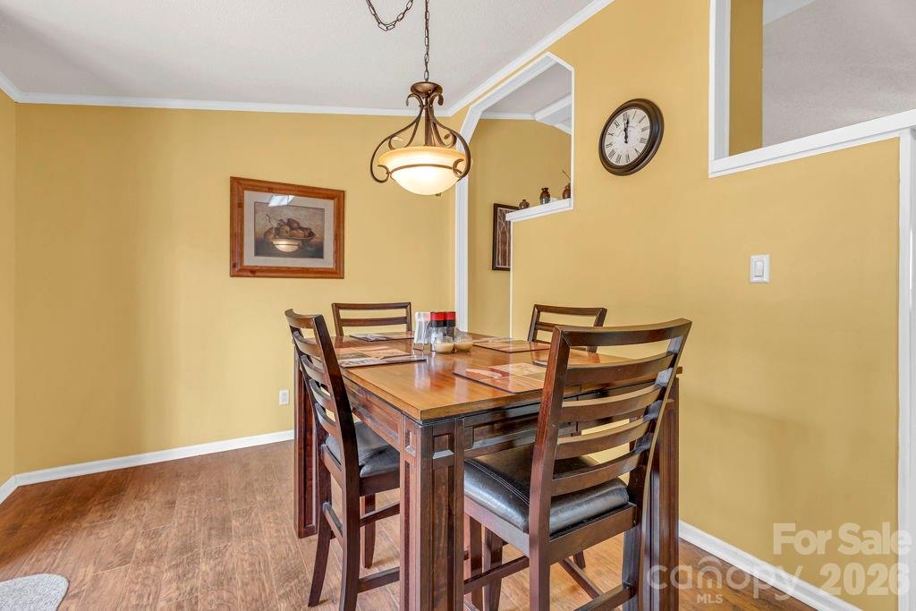 401 Lynn Gap Road — Spruce Pine