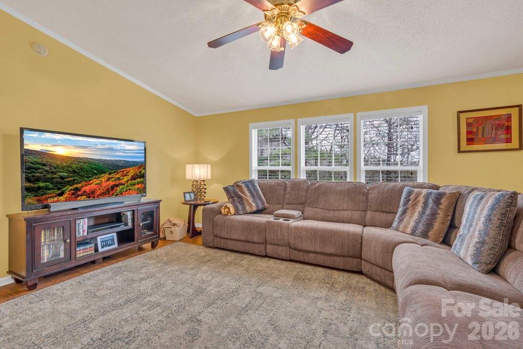401 Lynn Gap Road — Spruce Pine