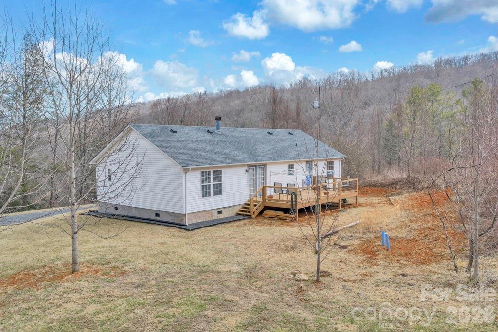 401 Lynn Gap Road — Spruce Pine