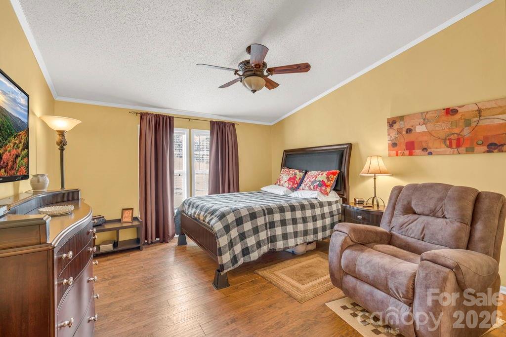 401 Lynn Gap Road — Spruce Pine