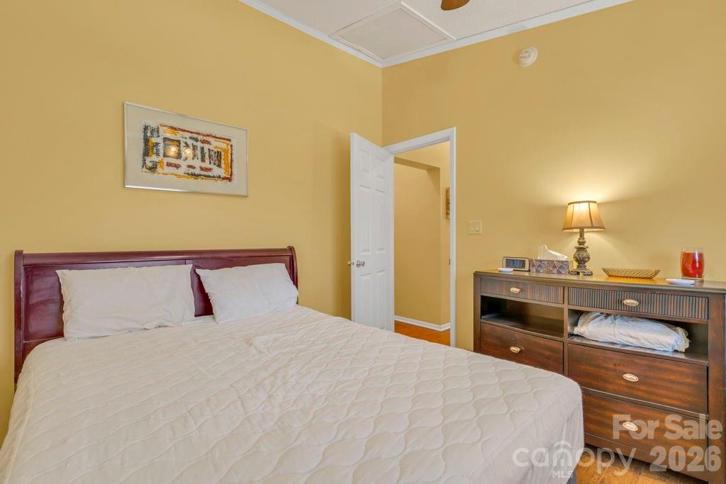 401 Lynn Gap Road — Spruce Pine