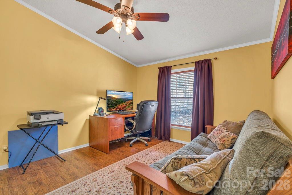 401 Lynn Gap Road — Spruce Pine