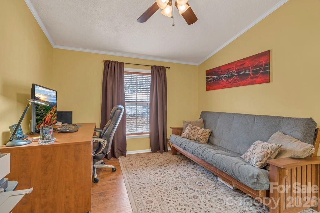 401 Lynn Gap Road — Spruce Pine